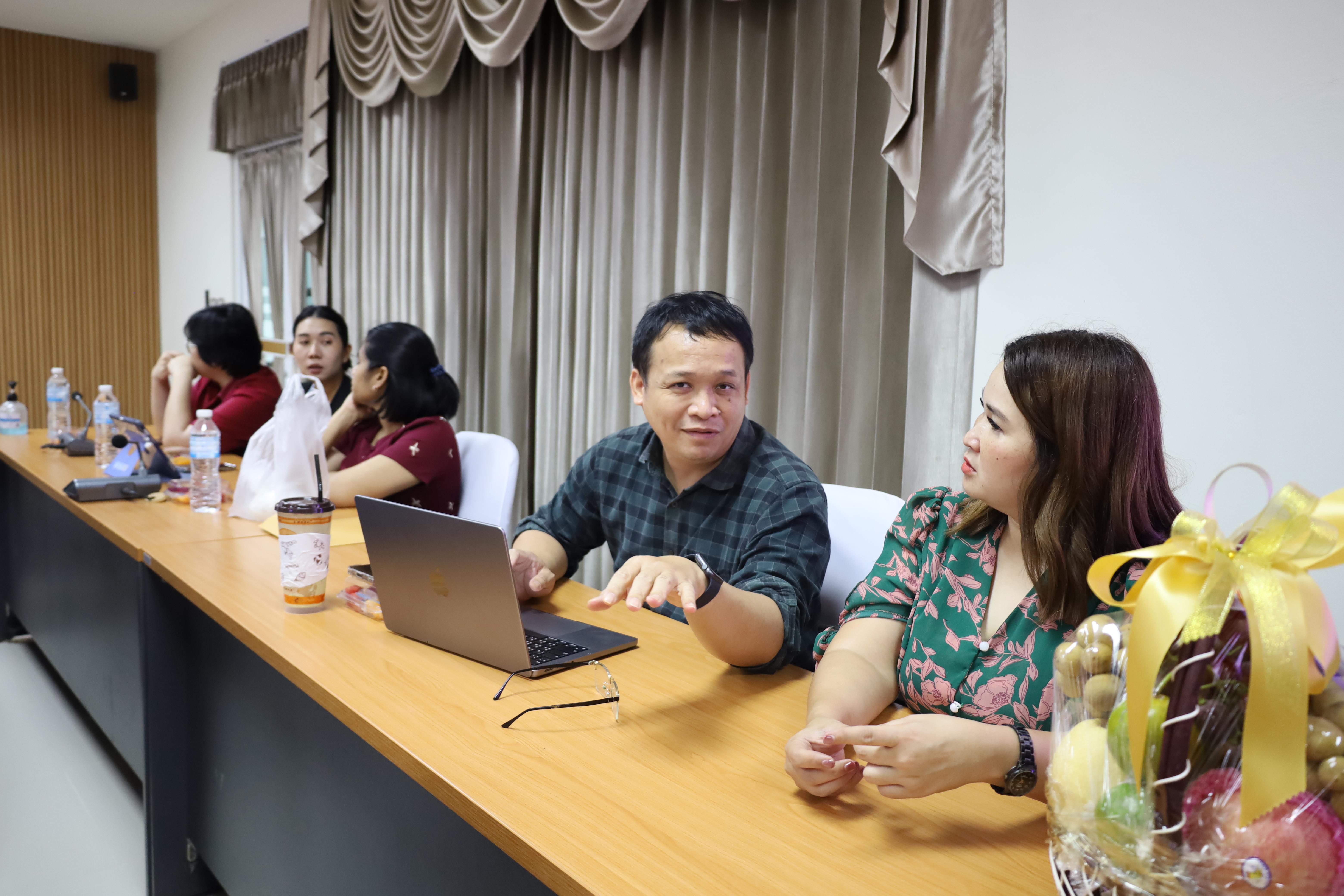 44. ผู้ทรงคุณวุฒิสภาวิชาการ พบอาจารย์คณะครุศาสตร์