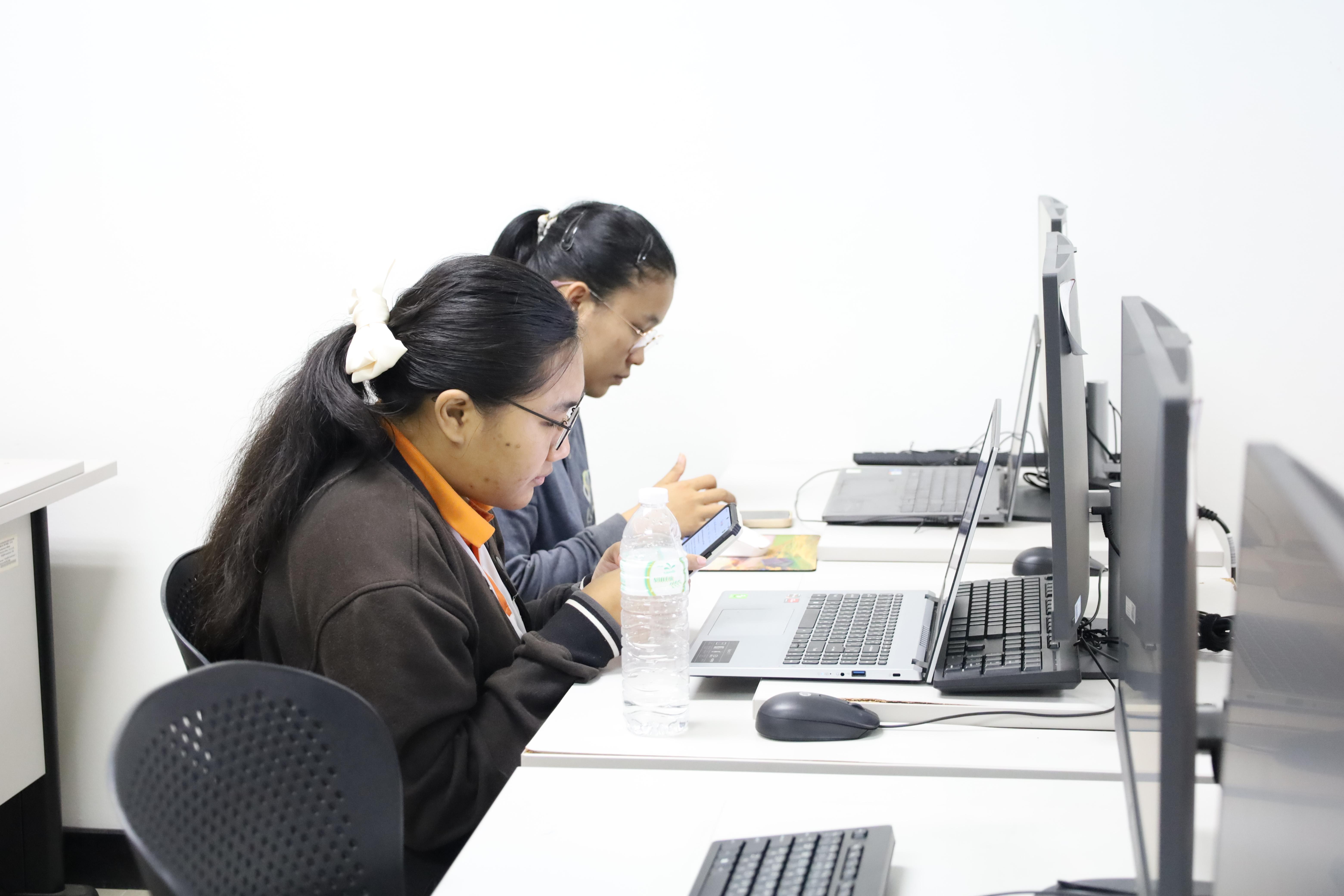 5. กิจกรรมอบรมหลักสูตรระยะสั้น (Non-degree) การพัฒนาสมรรถนะครูภาษาอังกฤษด้วย Generative AI