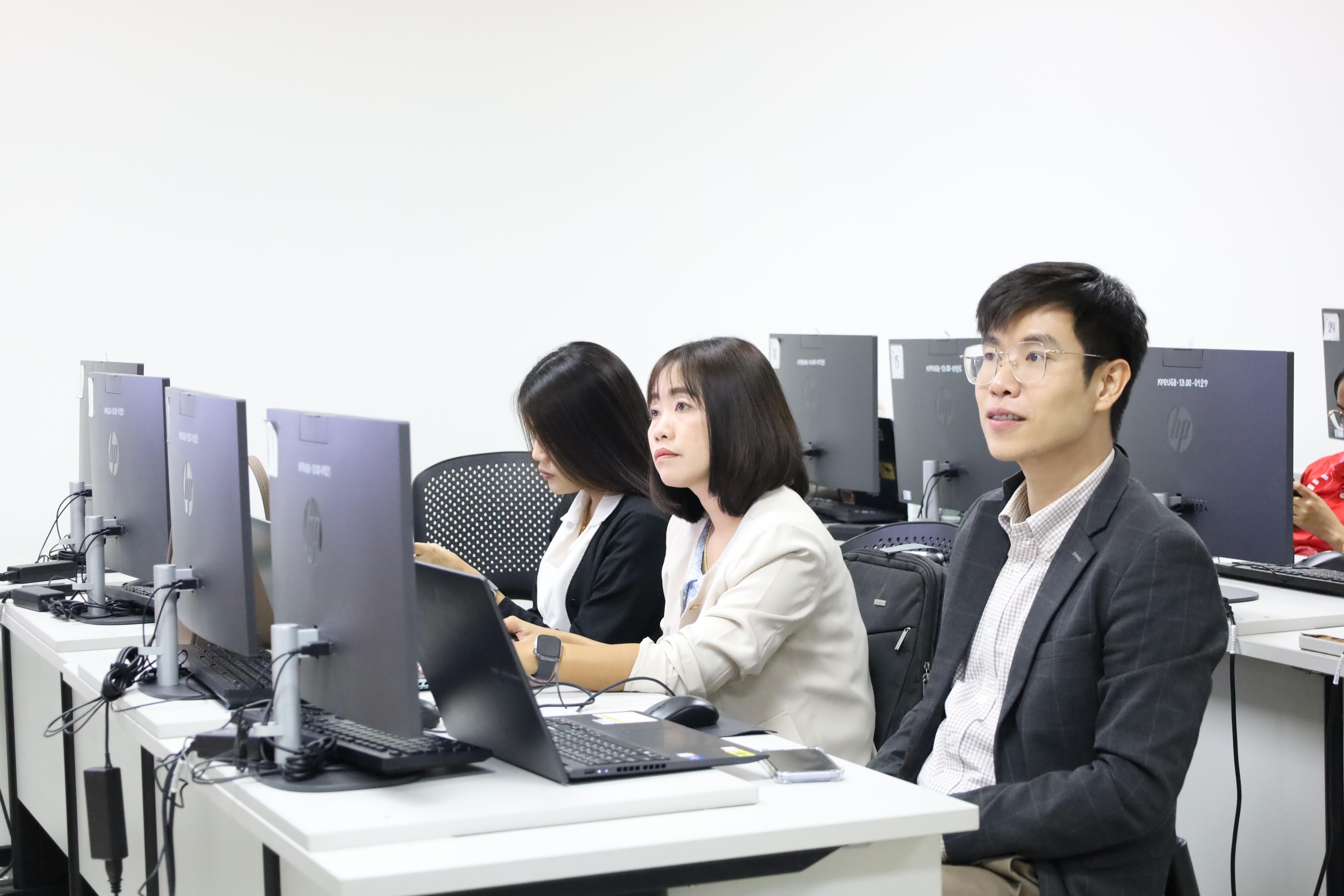 9. กิจกรรมอบรมหลักสูตรระยะสั้น (Non-degree) การพัฒนาสมรรถนะครูภาษาอังกฤษด้วย Generative AI