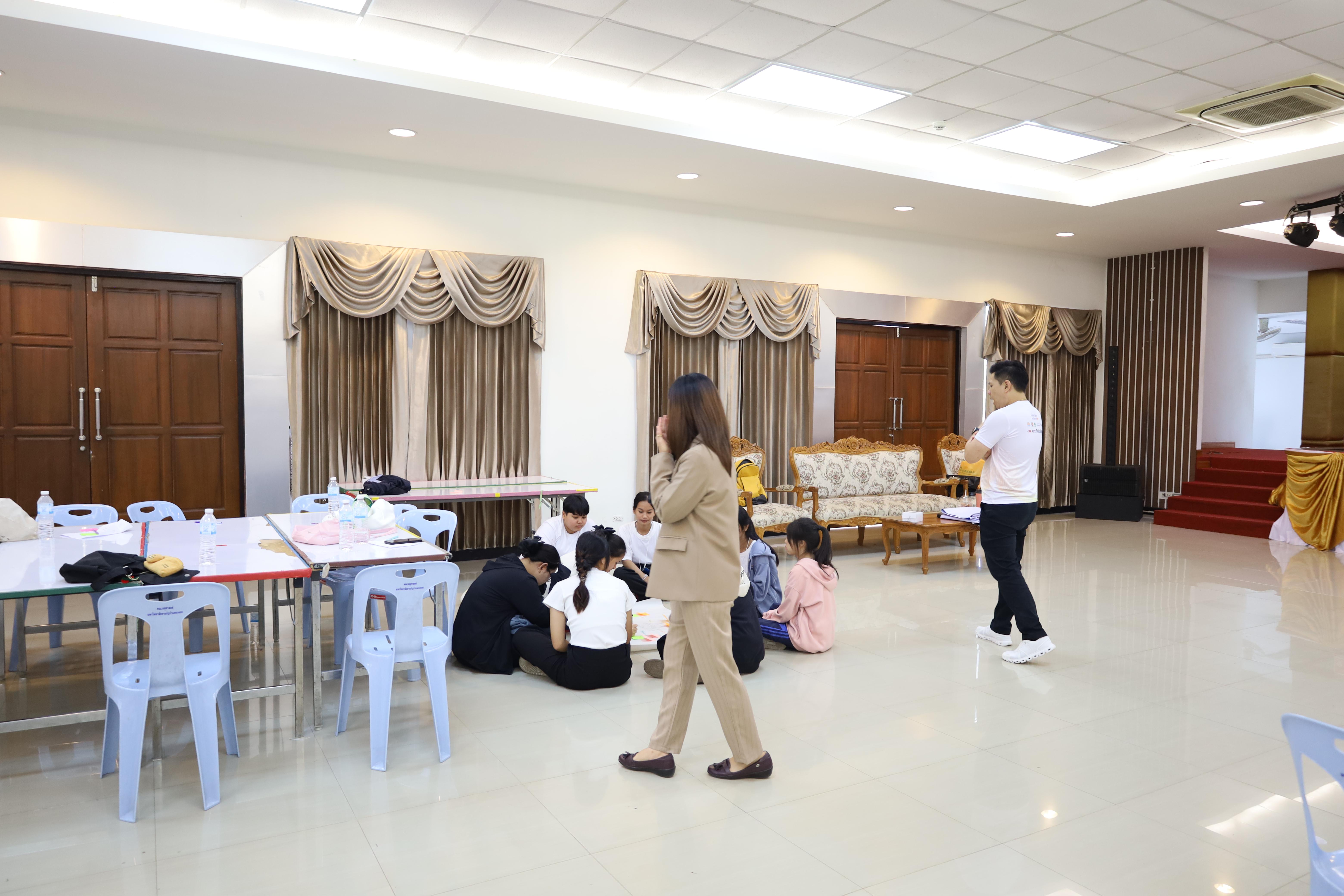 53. โครงการส่งเสริมคุณลักษณะความเป็นครูประถมศึกษา