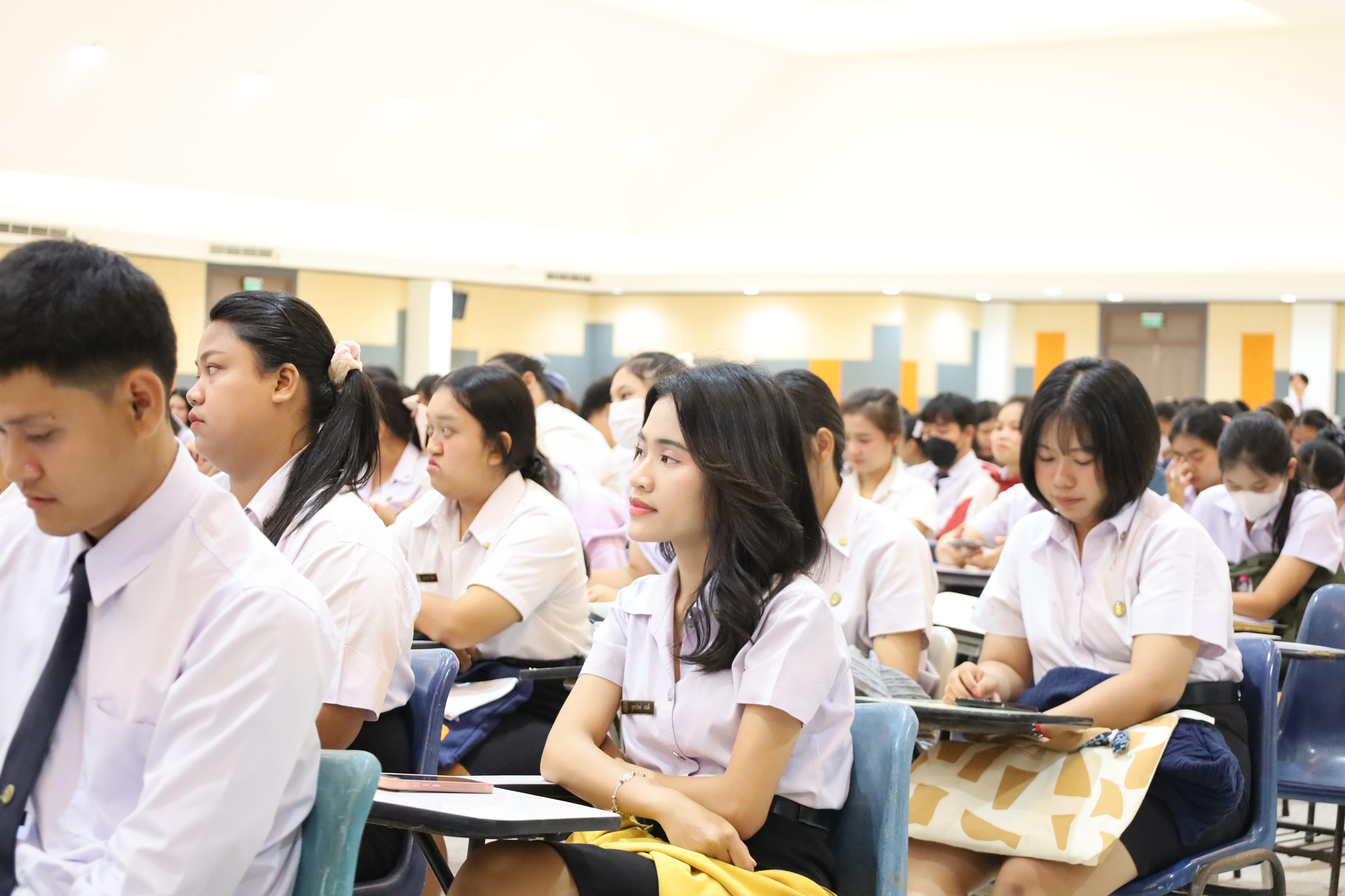 34. กิจกรรมสัมมนากลางภาคนักศึกษาฝึกประสบการณ์วิชาชีพครู ภาคเรียนที่ 1 ปีการศึกษา 2568