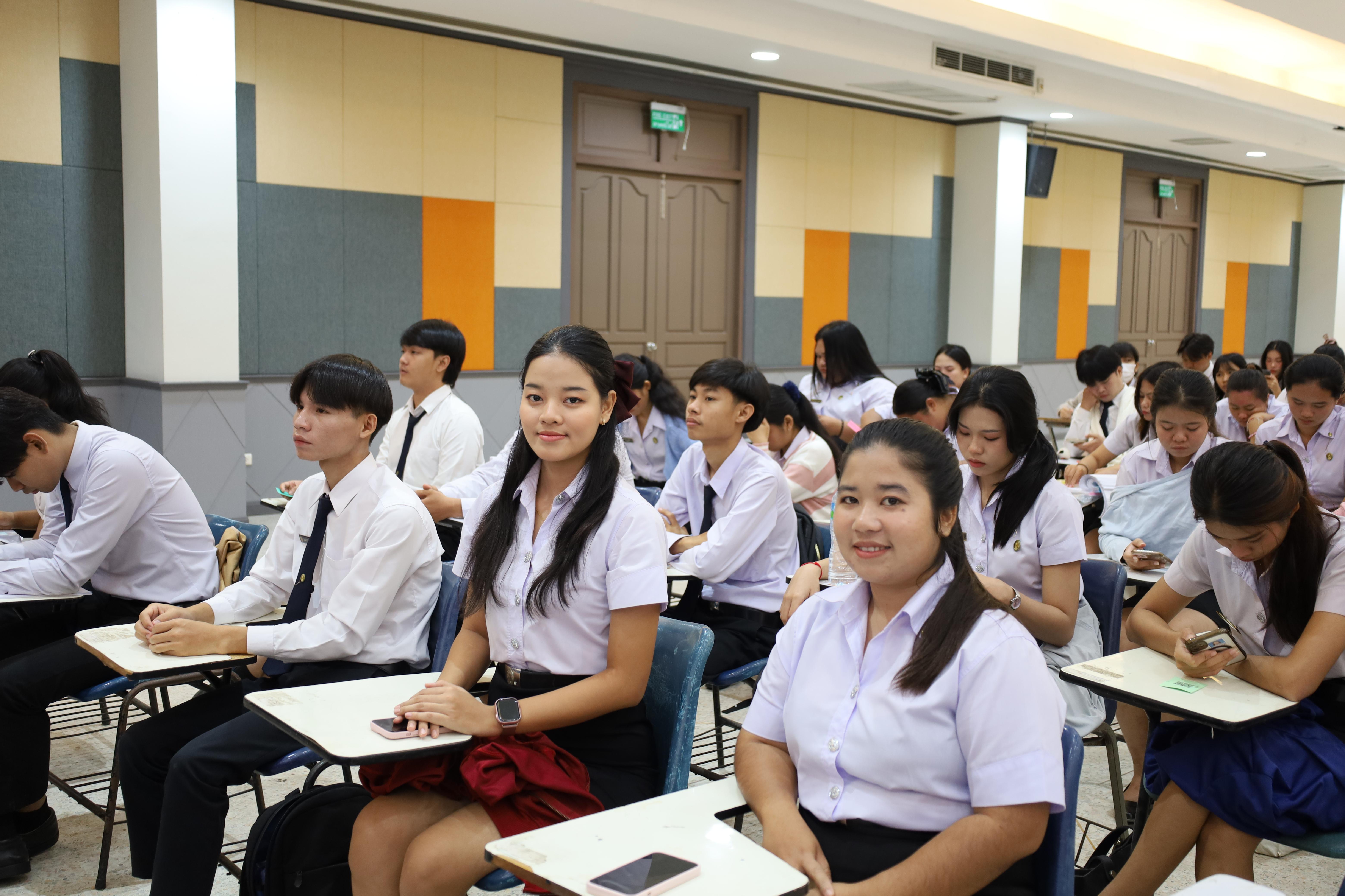 42. กิจกรรมสัมมนากลางภาคนักศึกษาฝึกประสบการณ์วิชาชีพครู ภาคเรียนที่ 1 ปีการศึกษา 2568