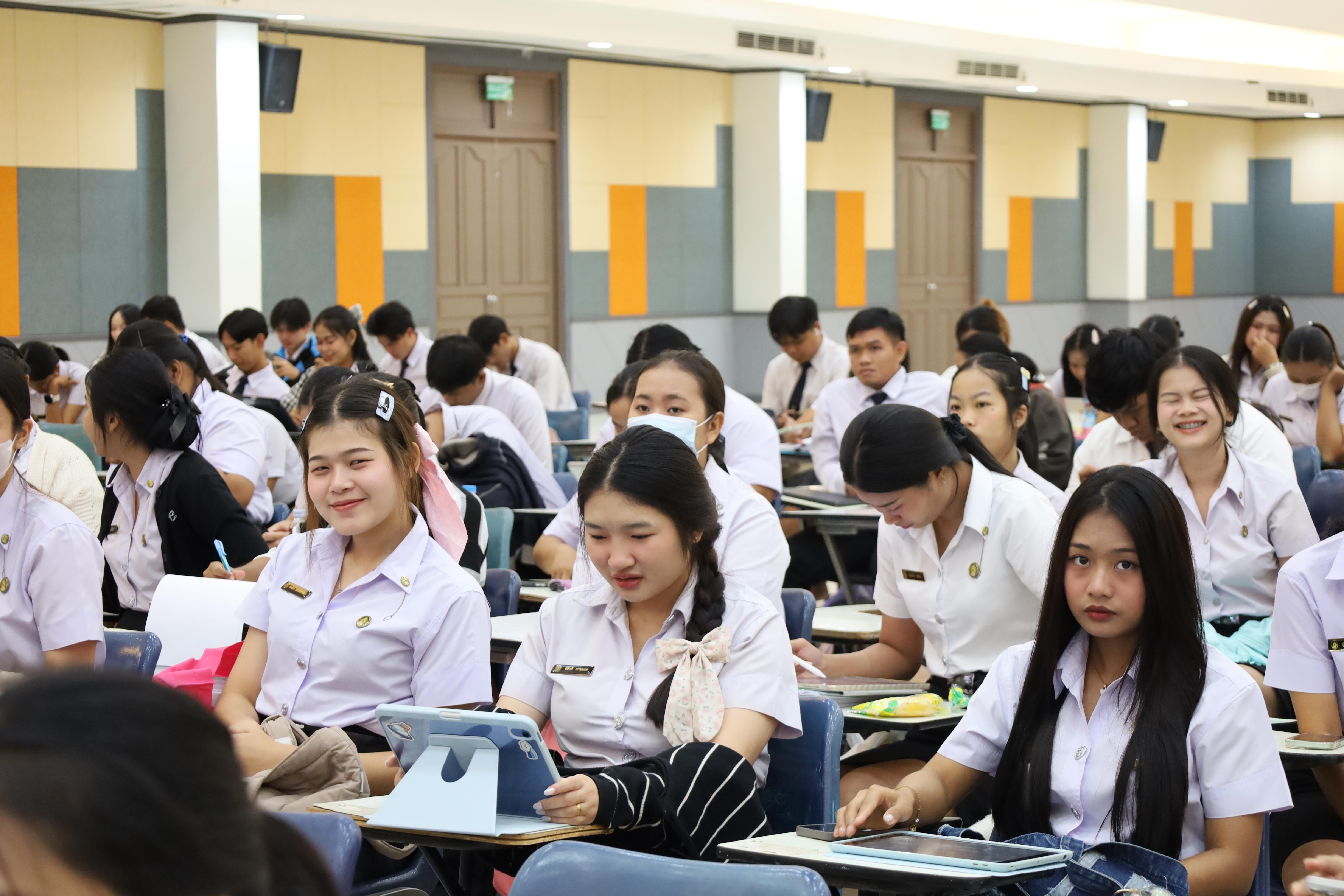 62. กิจกรรมสัมมนากลางภาคนักศึกษาฝึกประสบการณ์วิชาชีพครู ภาคเรียนที่ 1 ปีการศึกษา 2568