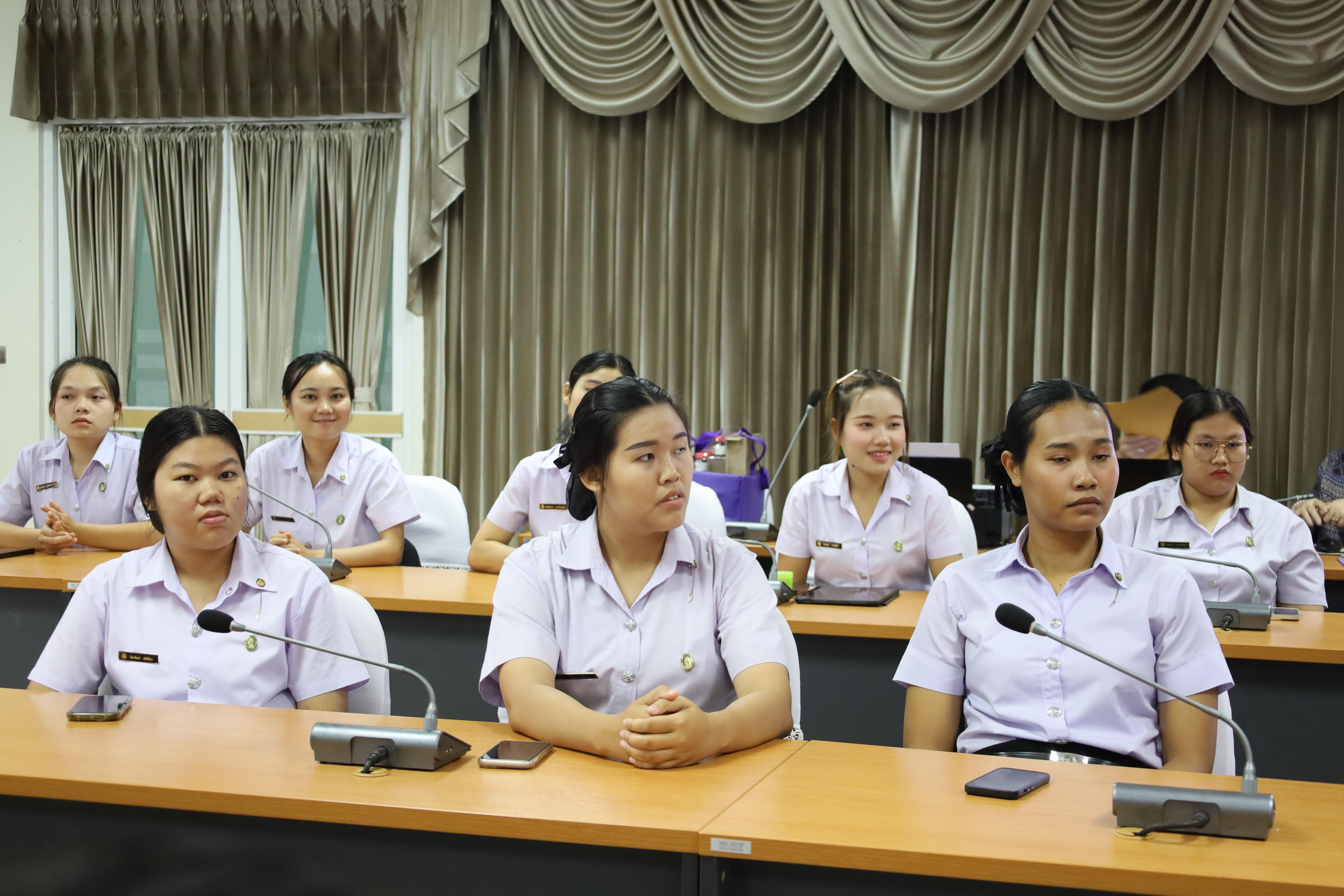 6. กิจกรรมการบรรยายพิเศษ หัวข้อ “บทบาทของศึกษานิเทศก์ในการพัฒนาคุณภาพการศึกษาปฐมวัยในโรงเรียน” สำหรับนักศึกษาโปรแกรมวิชาการศึกษาปฐมวัย
