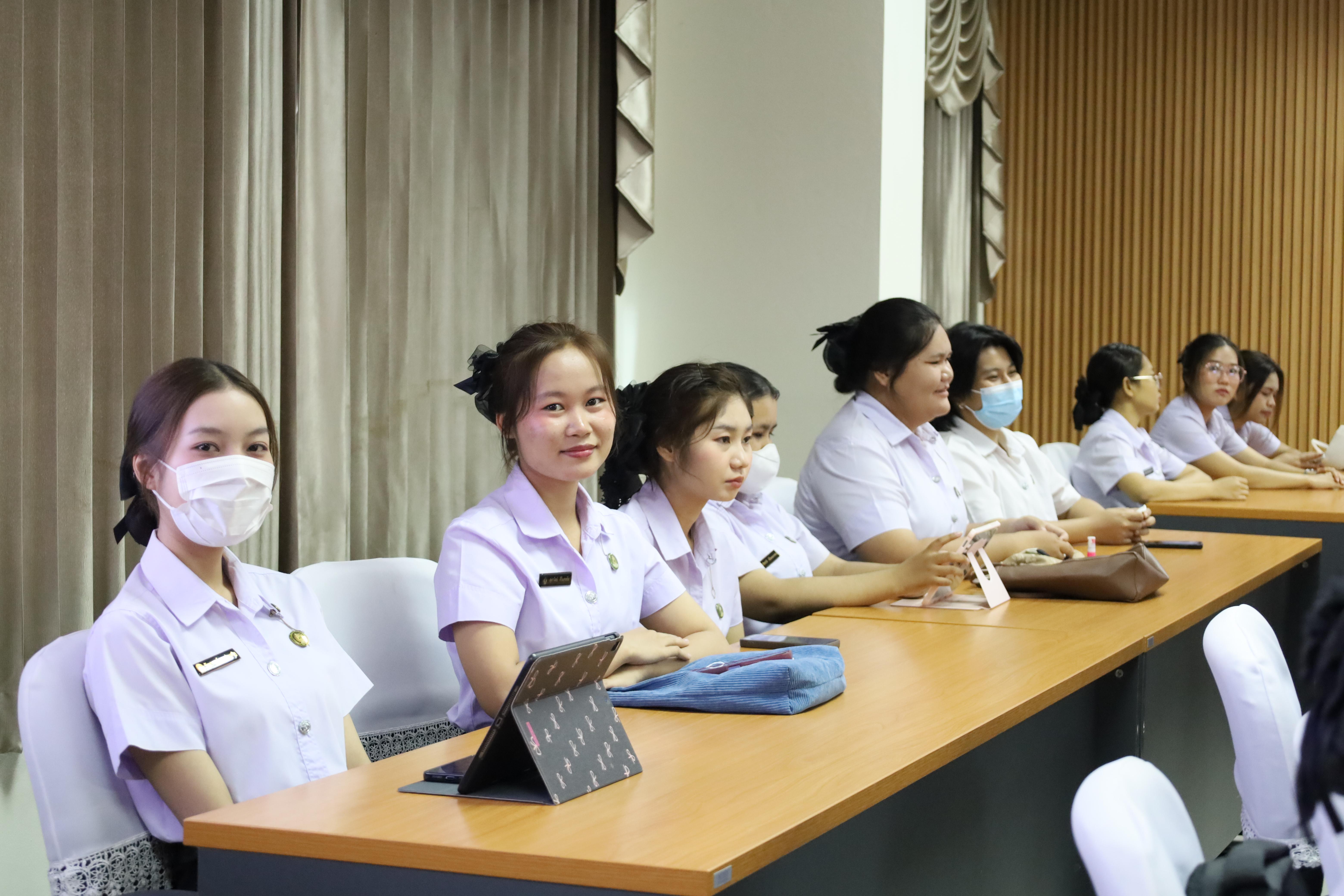 26. กิจกรรมการบรรยายพิเศษ หัวข้อ “บทบาทของศึกษานิเทศก์ในการพัฒนาคุณภาพการศึกษาปฐมวัยในโรงเรียน” สำหรับนักศึกษาโปรแกรมวิชาการศึกษาปฐมวัย