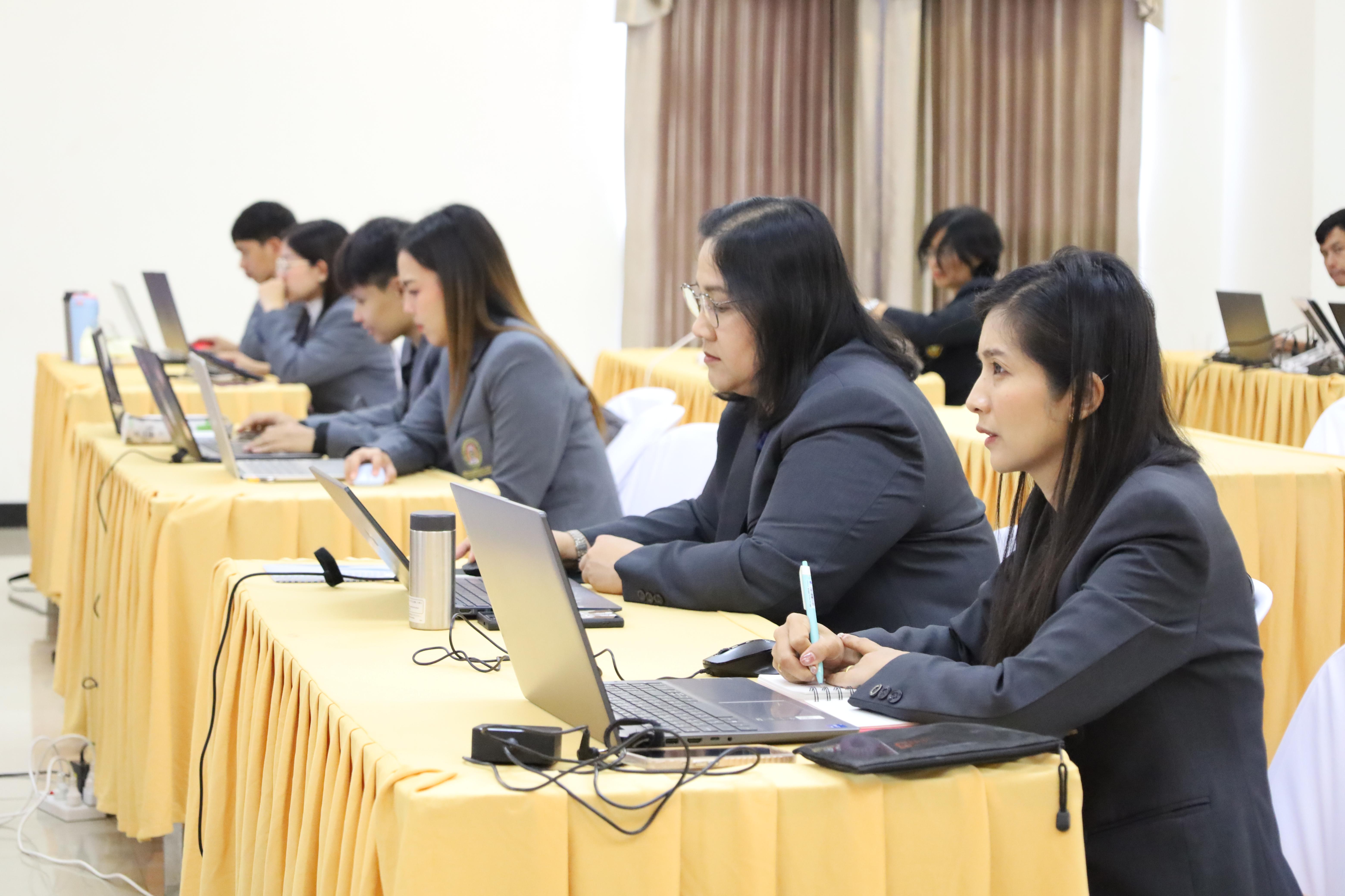 5. กิจกรรมอบรมเชิงปฎิบัติการ "การใช้สถิติขั้นสูงในการวิจัย สำหรับนักศึกษาระดับบัณฑิตศึกษา ประจำปี 2568"