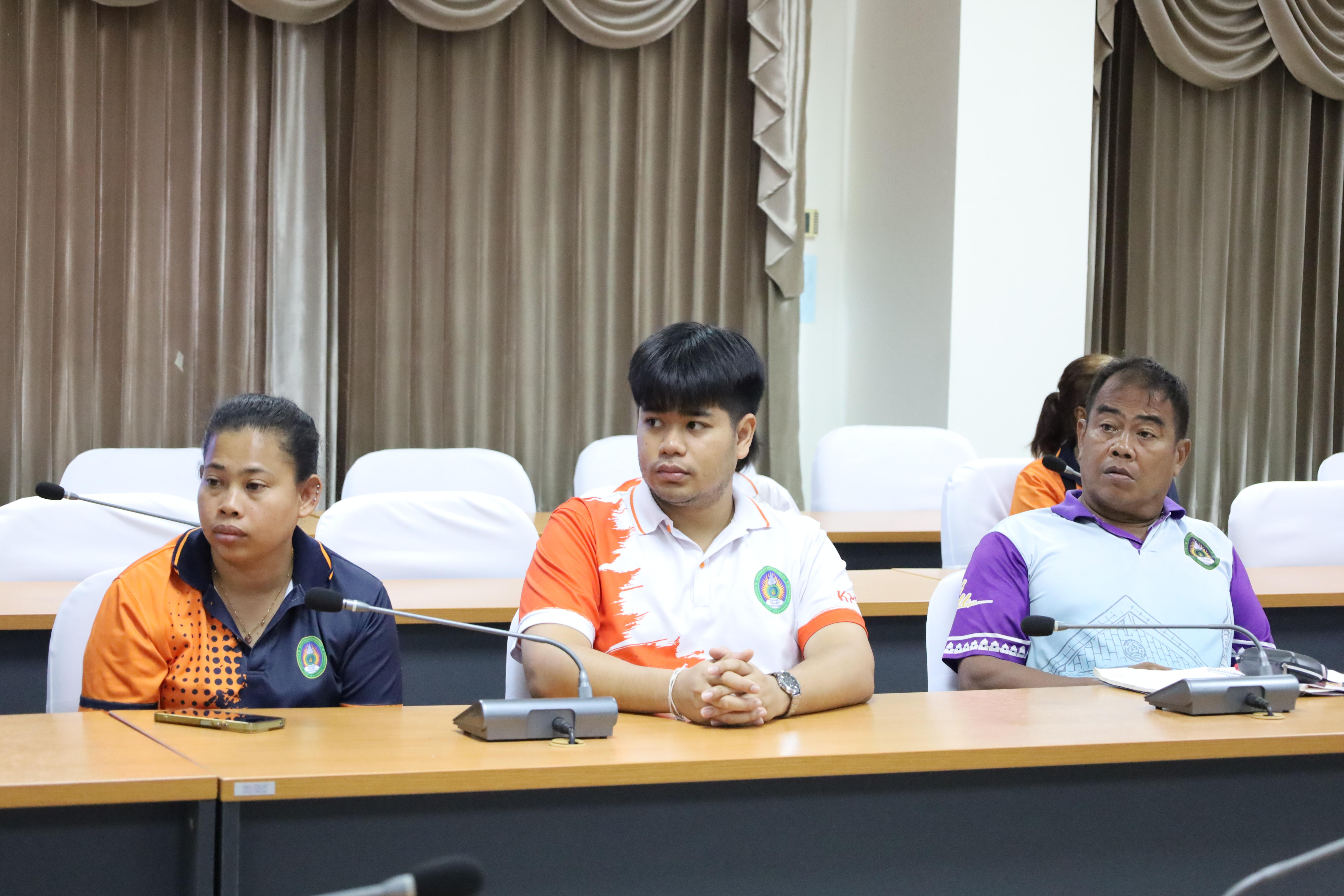 5. ประชุมชี้แจงหลักเกณฑ์การต่อสัญญาจ้างเจ้าหน้าที่และนักการภารโรงคณะครุศาสตร์
