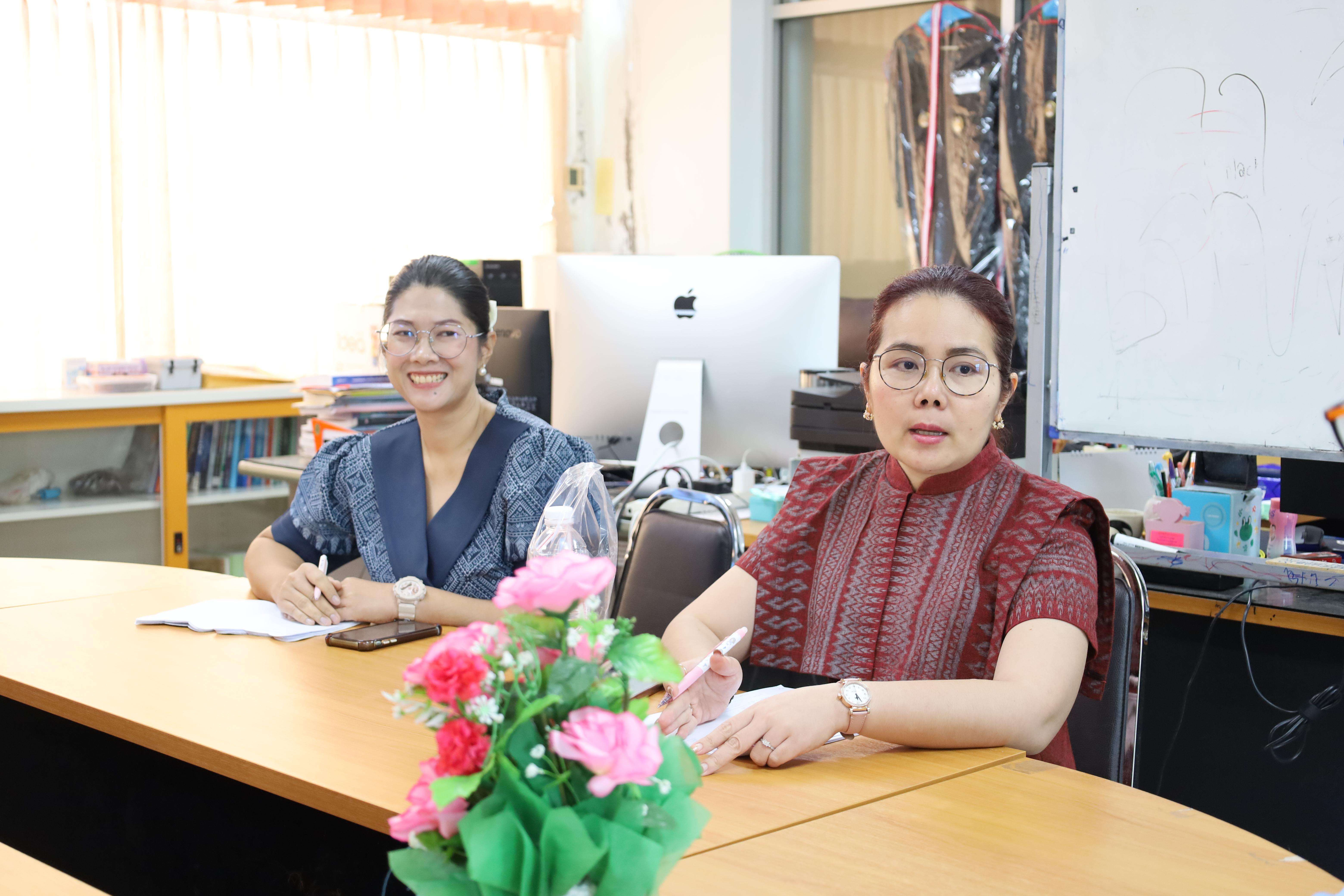 11. คณบดีพบปะอาจารย์ประจำโปรแกรมวิชาคอมพิวเตอร์