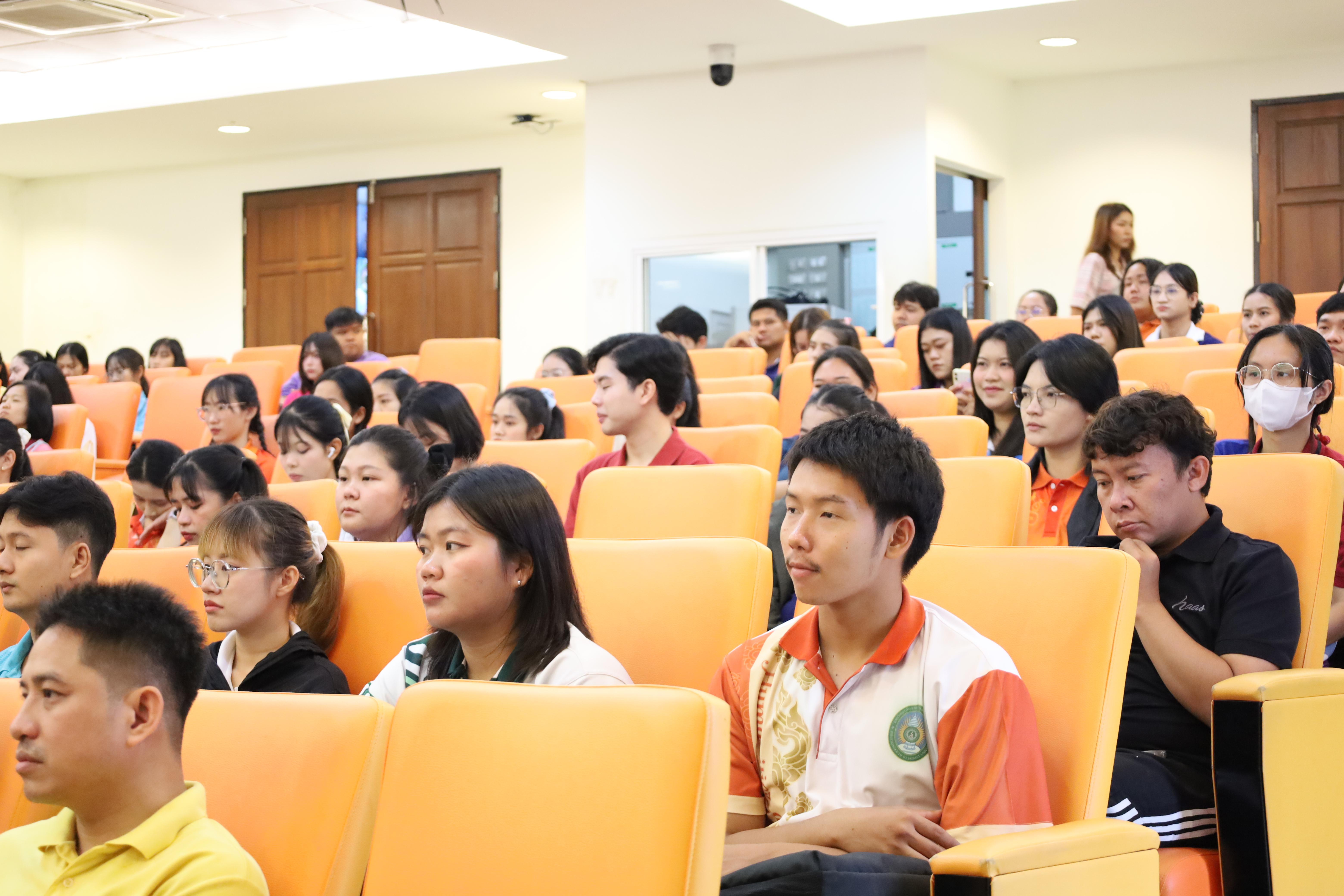 32. การปฐมนิเทศนักศึกษาใหม่ หลักสูตรประกาศนียบัตรบัณฑิต สาขาวิชาชีพครู