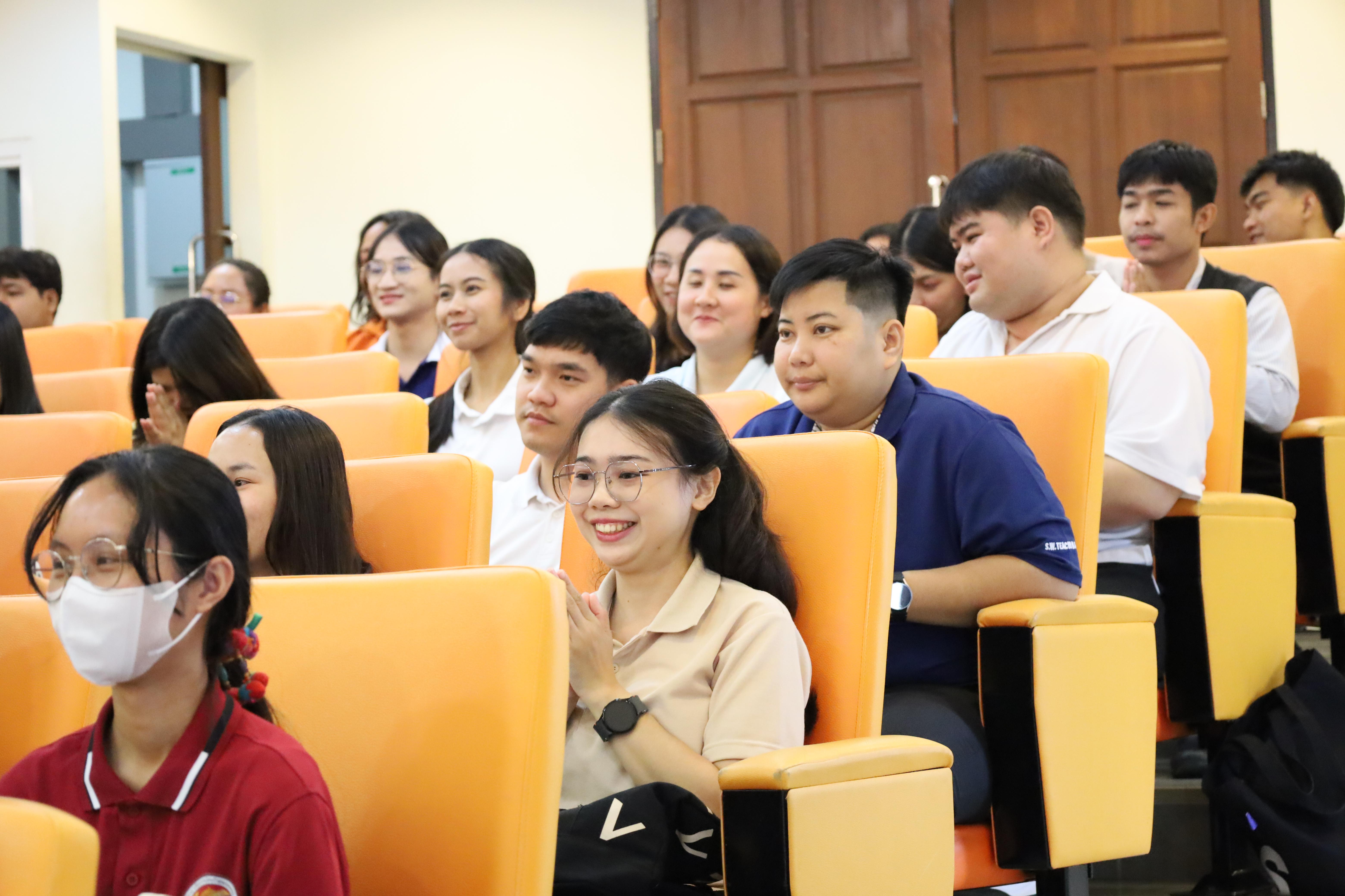 35. การปฐมนิเทศนักศึกษาใหม่ หลักสูตรประกาศนียบัตรบัณฑิต สาขาวิชาชีพครู