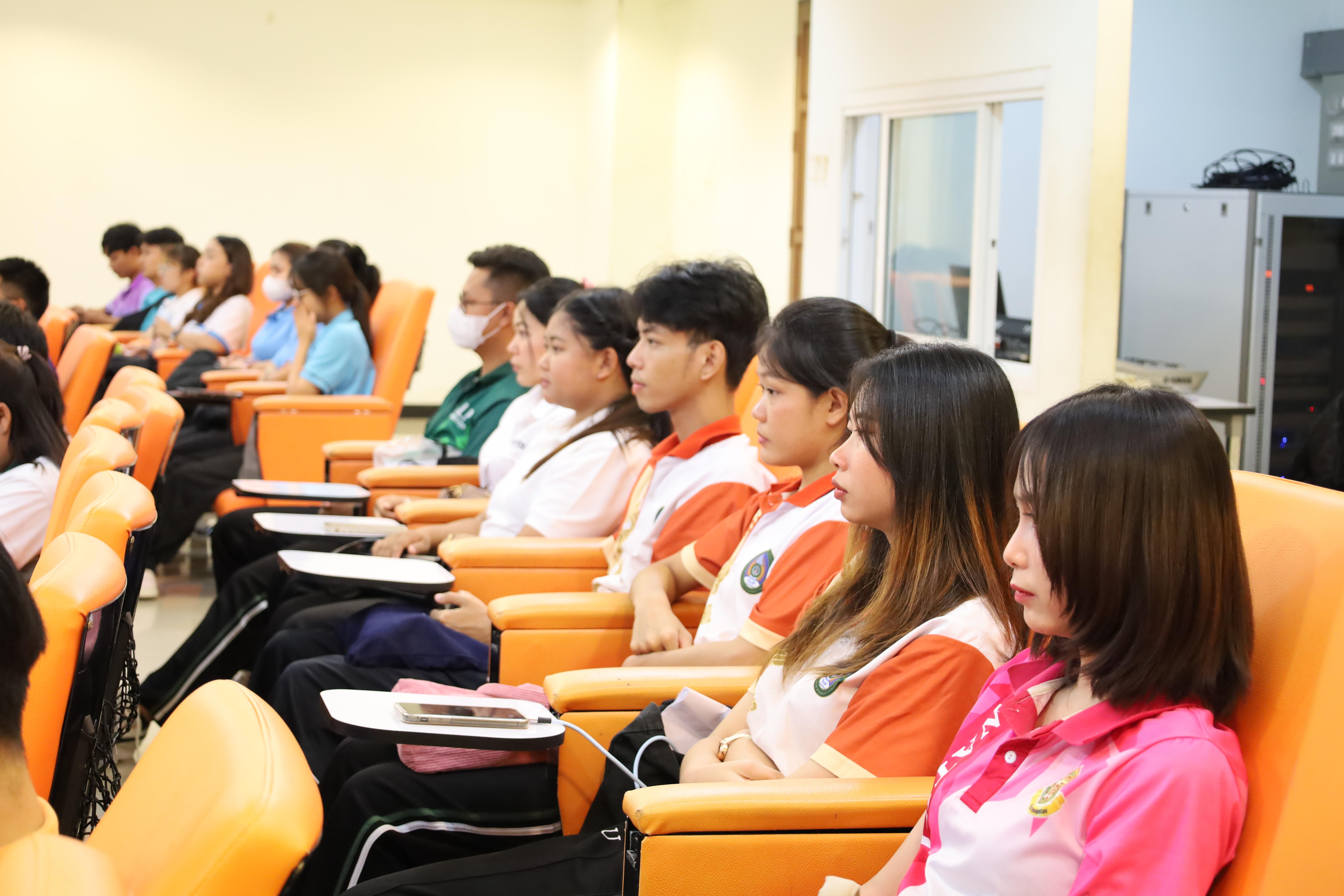 124. การปฐมนิเทศนักศึกษาใหม่ หลักสูตรประกาศนียบัตรบัณฑิต สาขาวิชาชีพครู