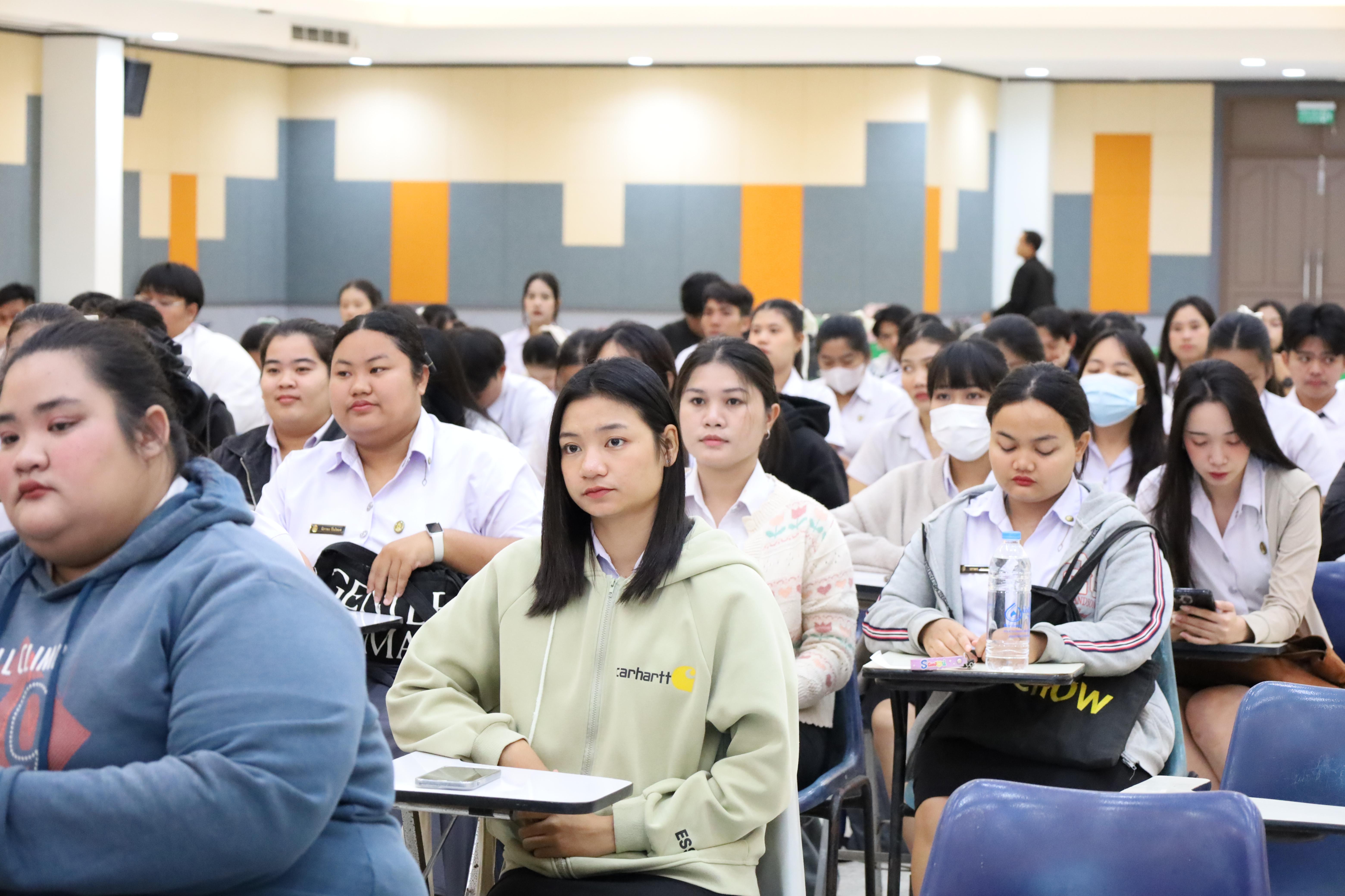 9. กิจกรรมปฐมนิเทศนักศึกษาก่อนออกฝึกประสบการณ์วิชาชีพครู 2