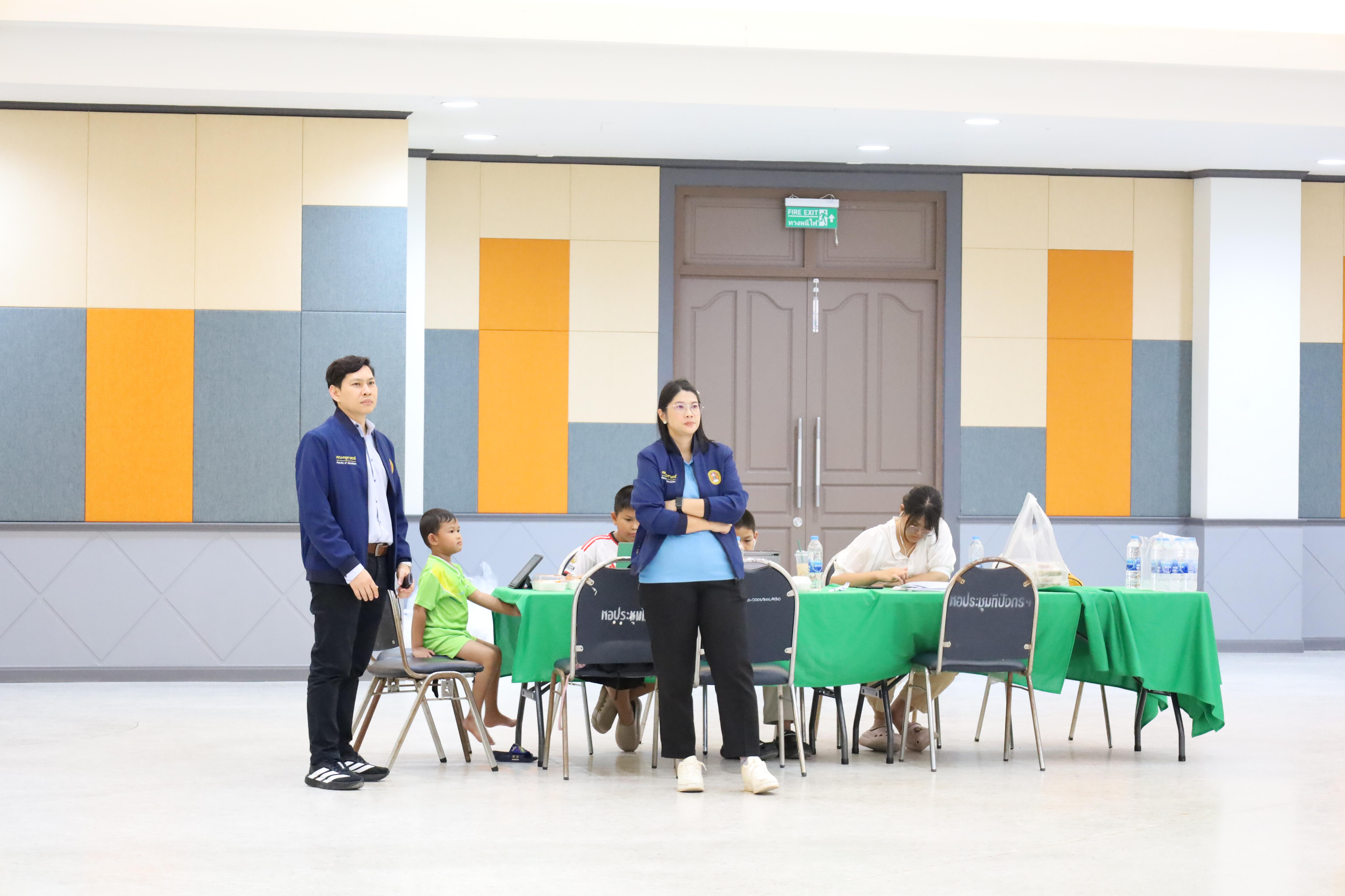 171. กิจกรรมอบรมเชิงปฏิบัติการการเขียนบทความวิจัยและนำเสนอนวัตกรรมทางการศึกษา สำหรับนักศึกษาชั้นปีที่ 4