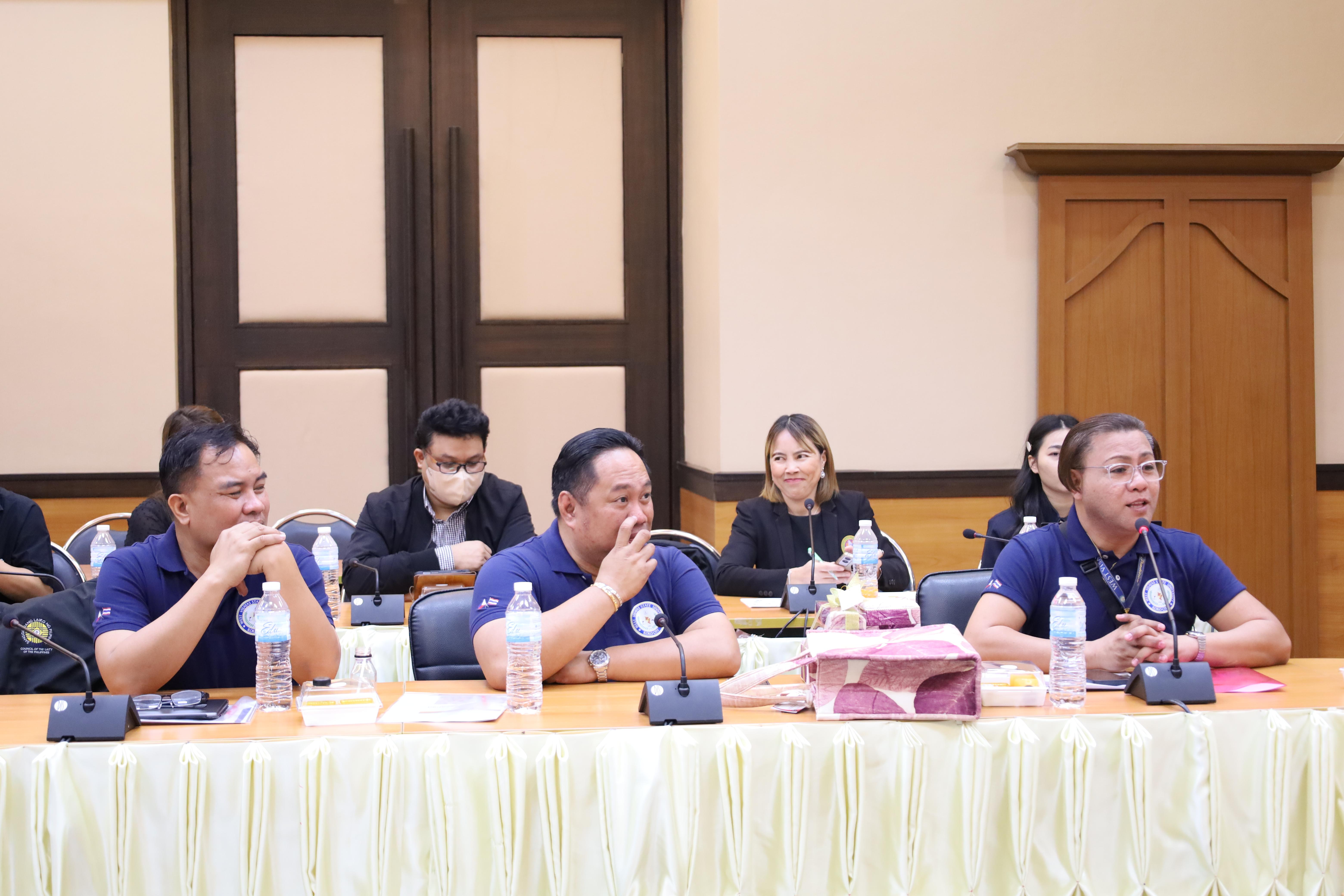 71. กิจกรรมแลกเปลี่ยนวัฒนธรรมเพื่อกำรเรียนรู้สำหรับคณาจารย์และนักศึกษาระดับบัณฑิตศึกษา คณะครุศาสตร์ ความร่วมมือกับ West Visayas State University ประจำปีการศึกษา 2568