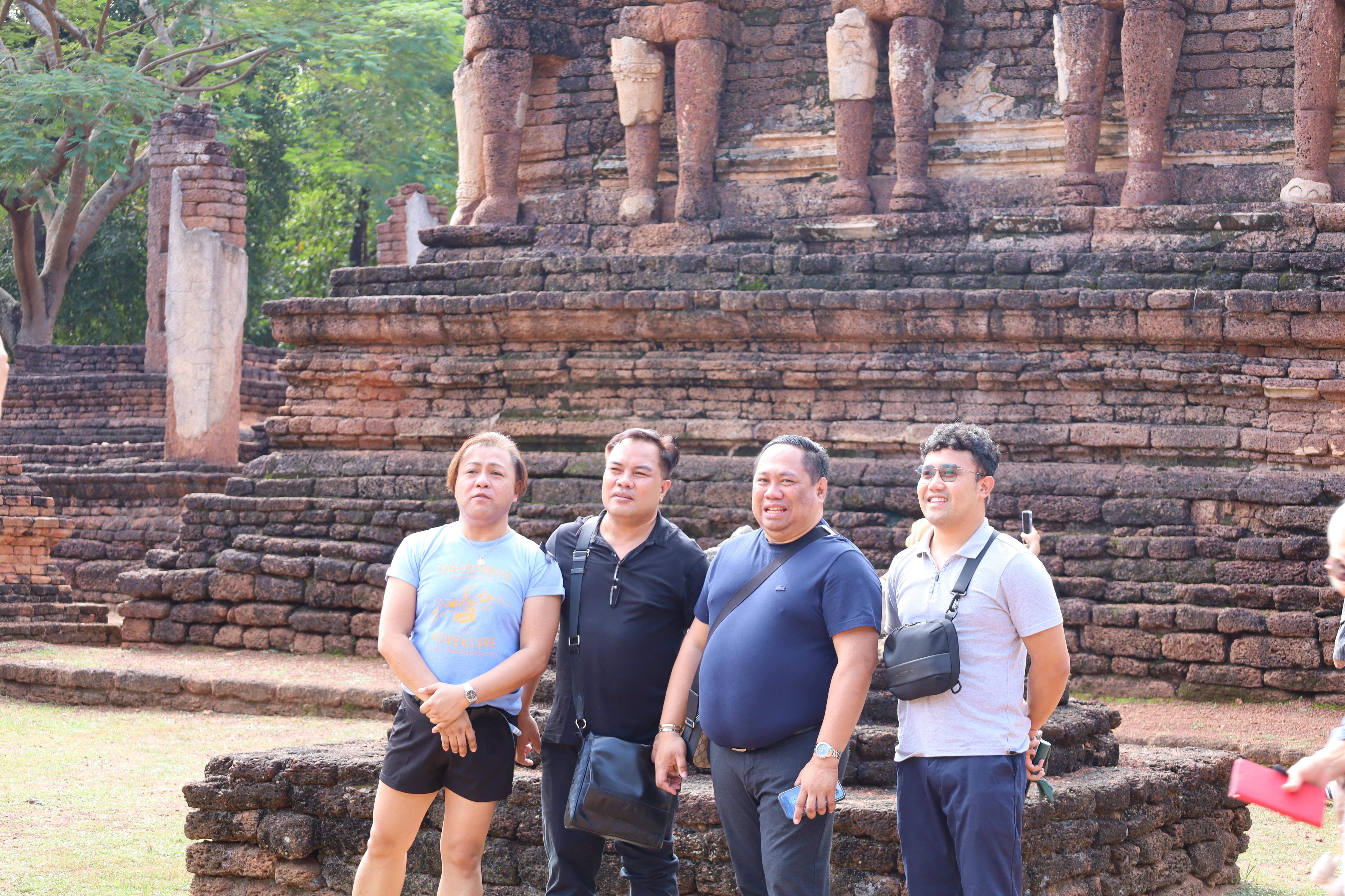 117. กิจกรรมแลกเปลี่ยนวัฒนธรรมเพื่อกำรเรียนรู้สำหรับคณาจารย์และนักศึกษาระดับบัณฑิตศึกษา คณะครุศาสตร์ ความร่วมมือกับ West Visayas State University ประจำปีการศึกษา 2568