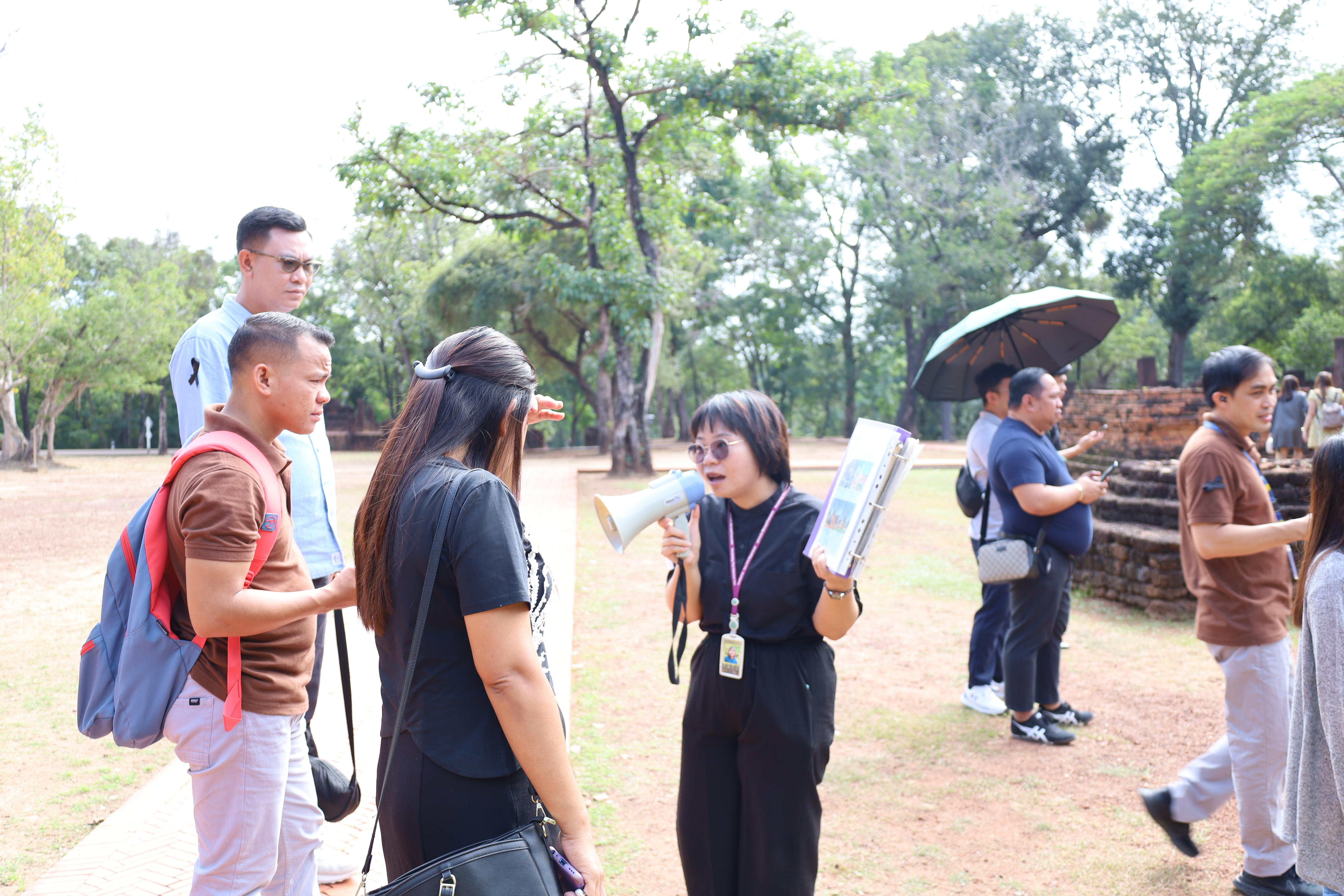 121. กิจกรรมแลกเปลี่ยนวัฒนธรรมเพื่อกำรเรียนรู้สำหรับคณาจารย์และนักศึกษาระดับบัณฑิตศึกษา คณะครุศาสตร์ ความร่วมมือกับ West Visayas State University ประจำปีการศึกษา 2568