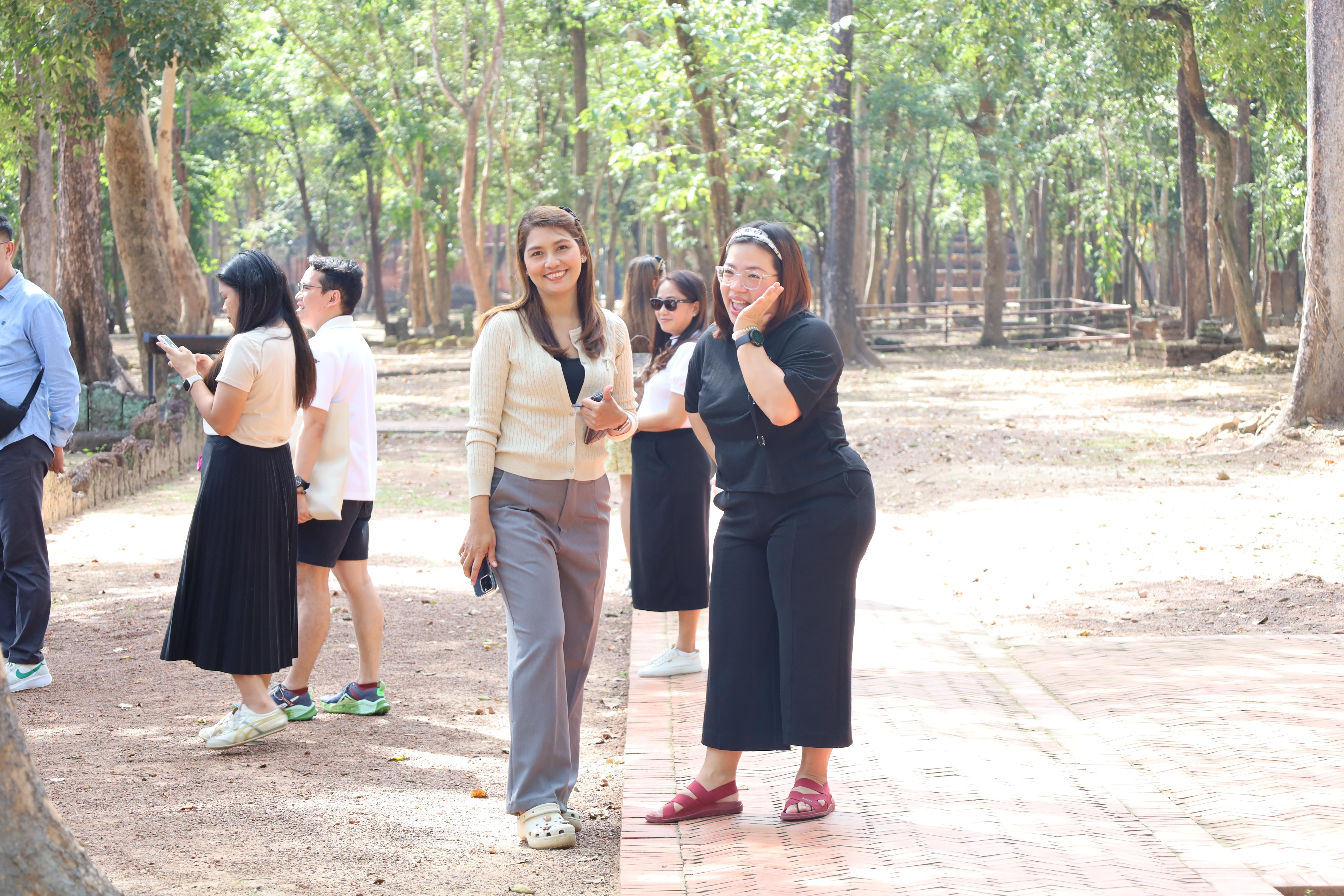 128. กิจกรรมแลกเปลี่ยนวัฒนธรรมเพื่อกำรเรียนรู้สำหรับคณาจารย์และนักศึกษาระดับบัณฑิตศึกษา คณะครุศาสตร์ ความร่วมมือกับ West Visayas State University ประจำปีการศึกษา 2568