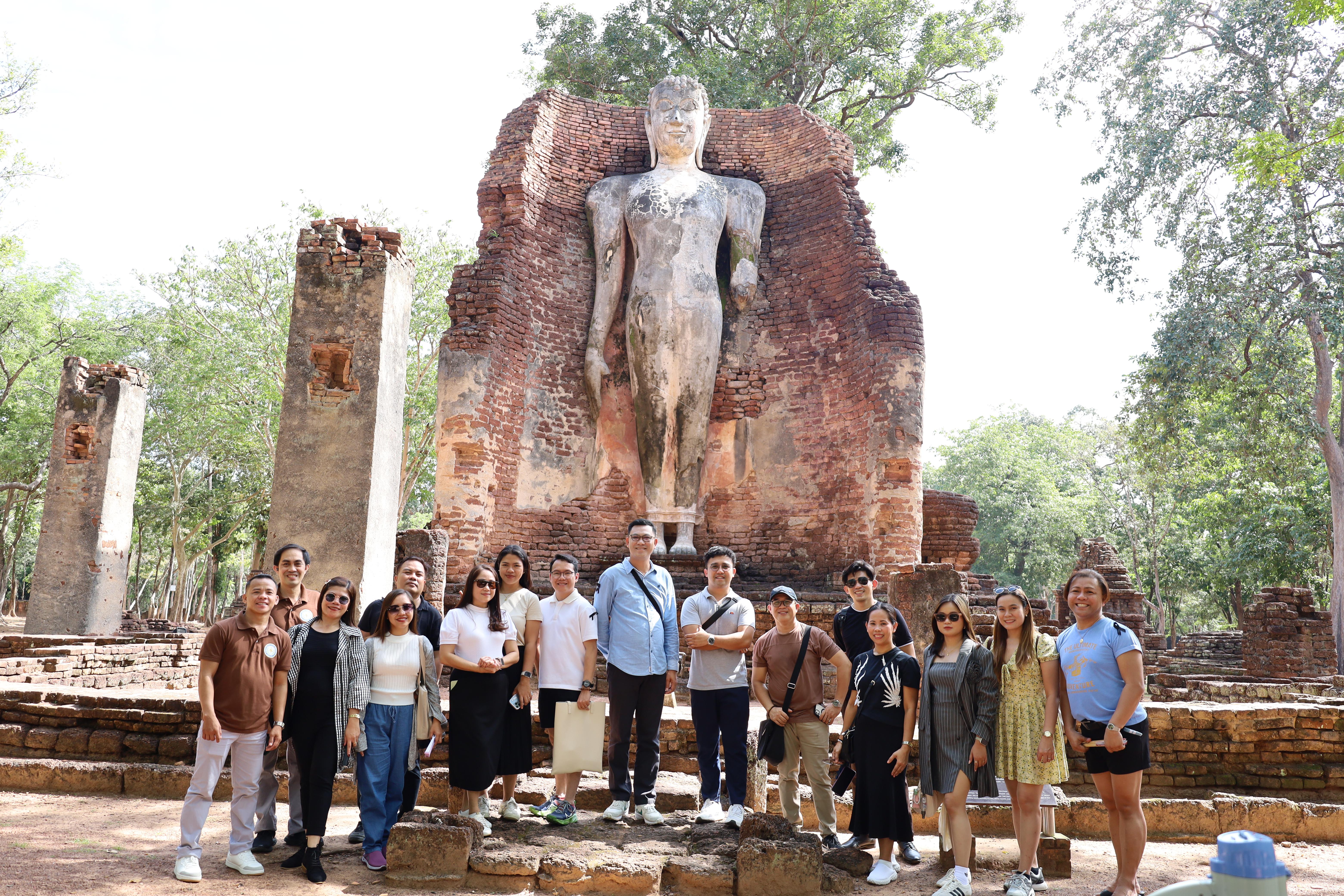 135. กิจกรรมแลกเปลี่ยนวัฒนธรรมเพื่อกำรเรียนรู้สำหรับคณาจารย์และนักศึกษาระดับบัณฑิตศึกษา คณะครุศาสตร์ ความร่วมมือกับ West Visayas State University ประจำปีการศึกษา 2568