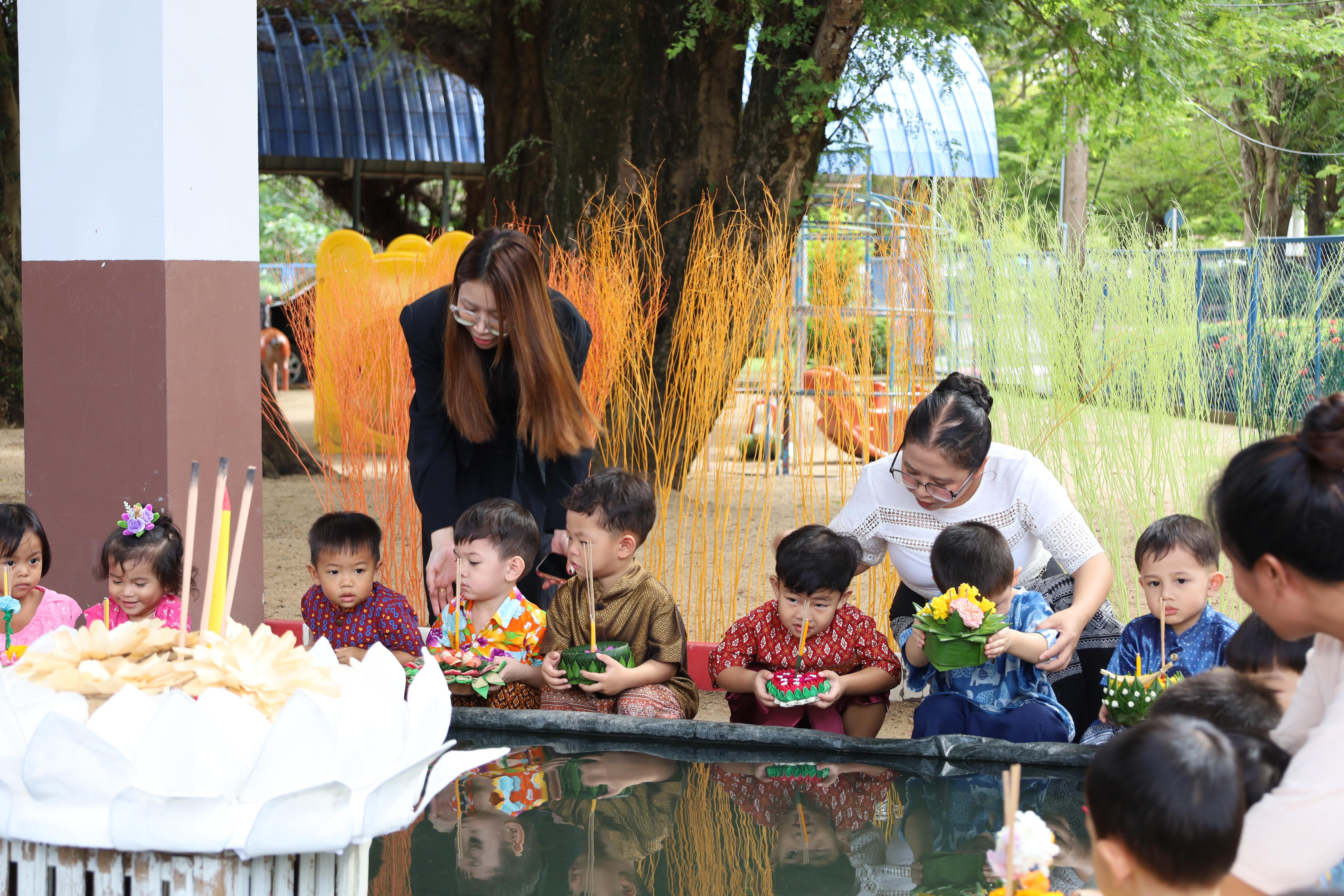 125. กิจกรรมลอยกระทงโรงเรียนอนุบาลราชภัฏกำแพงเพชร ประจำปีการศึกษา 2568