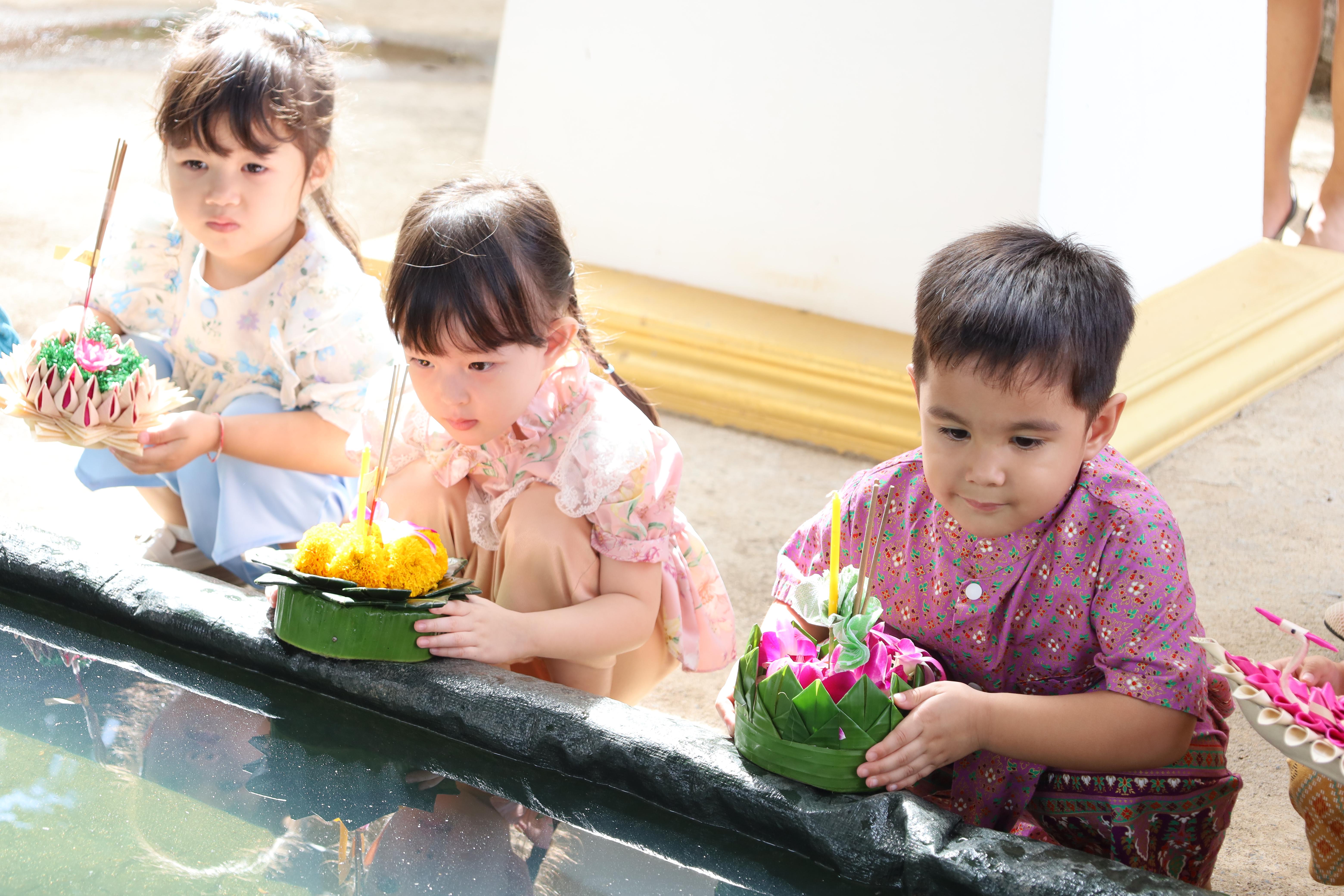 142. กิจกรรมลอยกระทงโรงเรียนอนุบาลราชภัฏกำแพงเพชร ประจำปีการศึกษา 2568