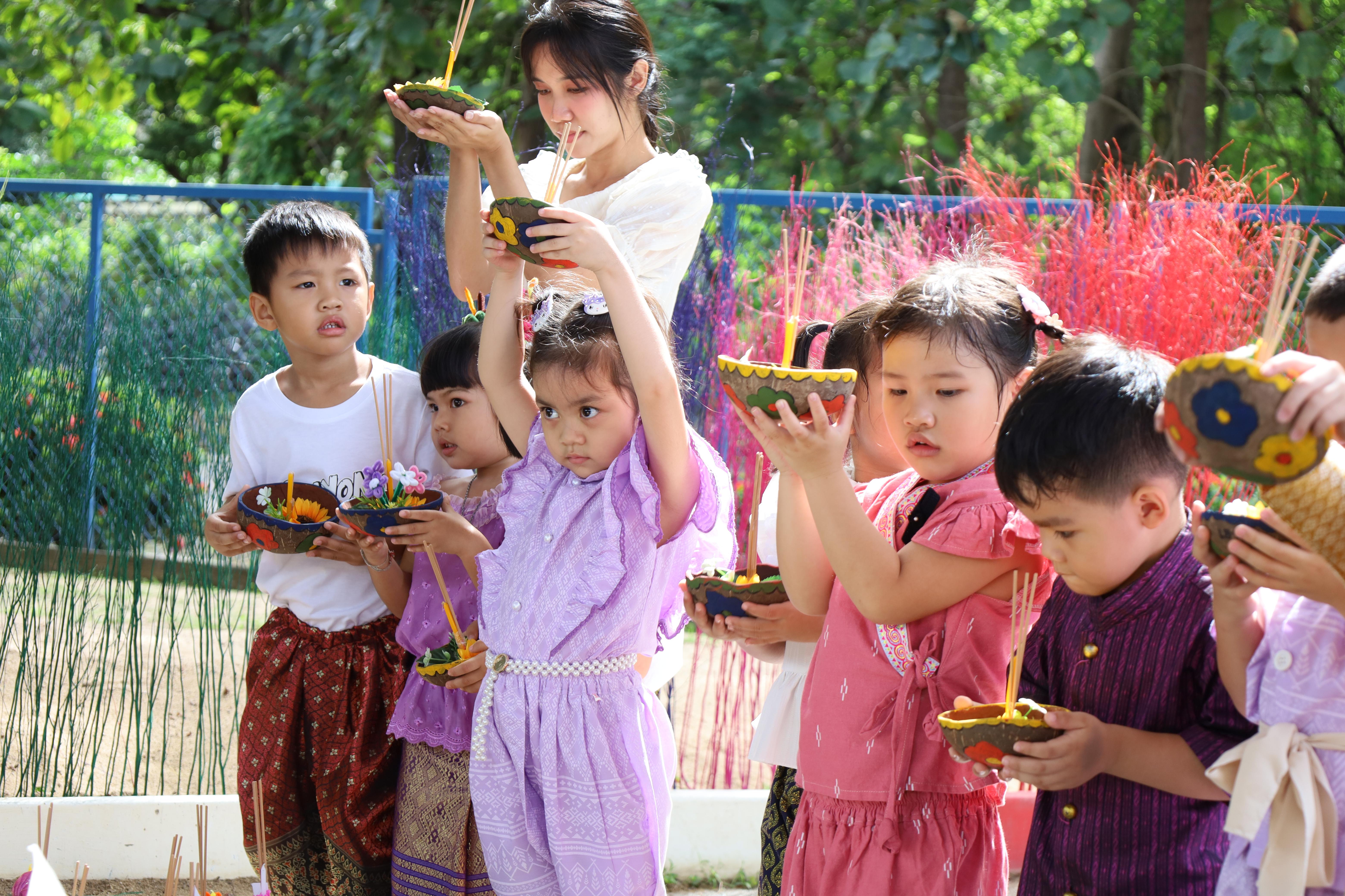 206. กิจกรรมลอยกระทงโรงเรียนอนุบาลราชภัฏกำแพงเพชร ประจำปีการศึกษา 2568
