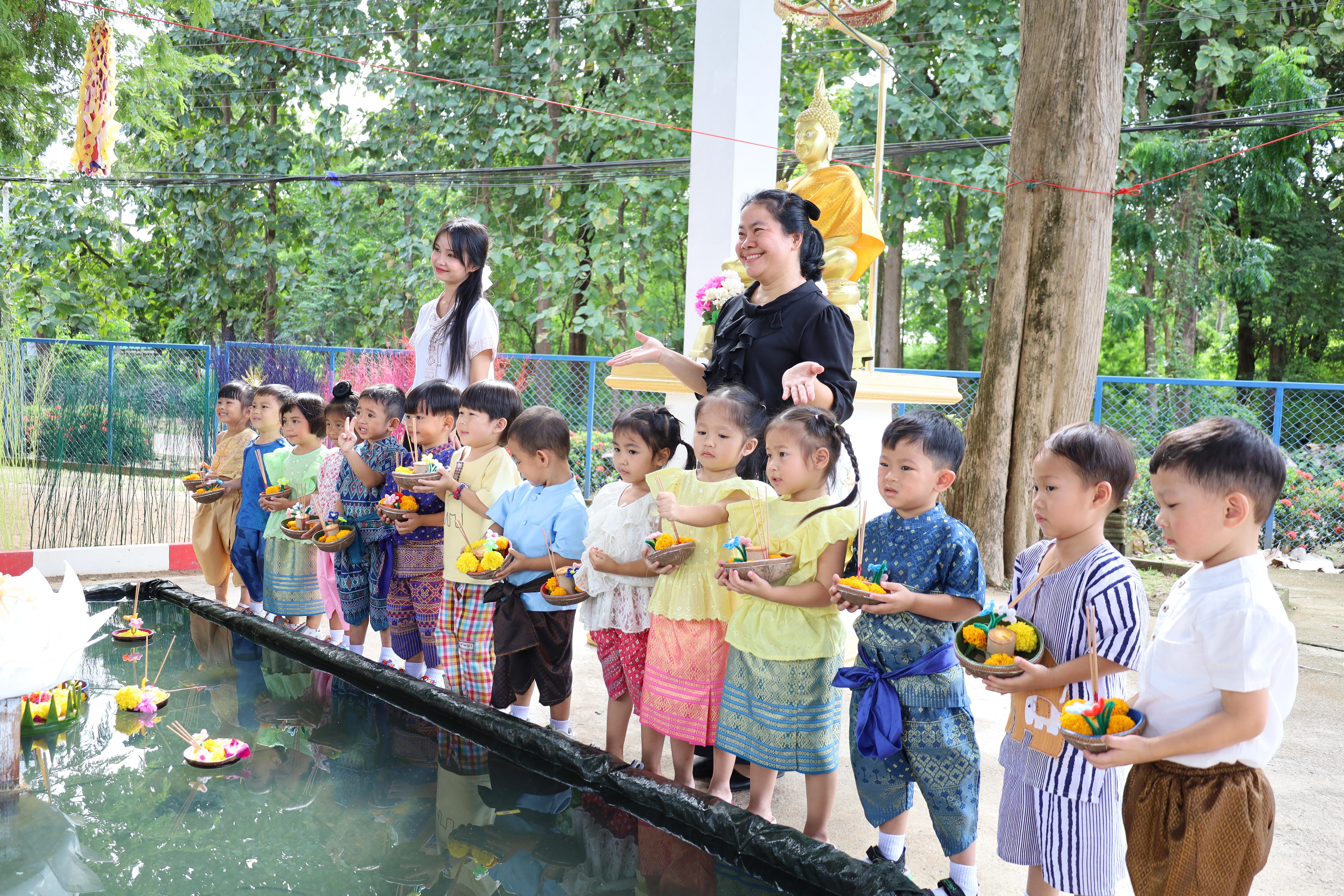 215. กิจกรรมลอยกระทงโรงเรียนอนุบาลราชภัฏกำแพงเพชร ประจำปีการศึกษา 2568