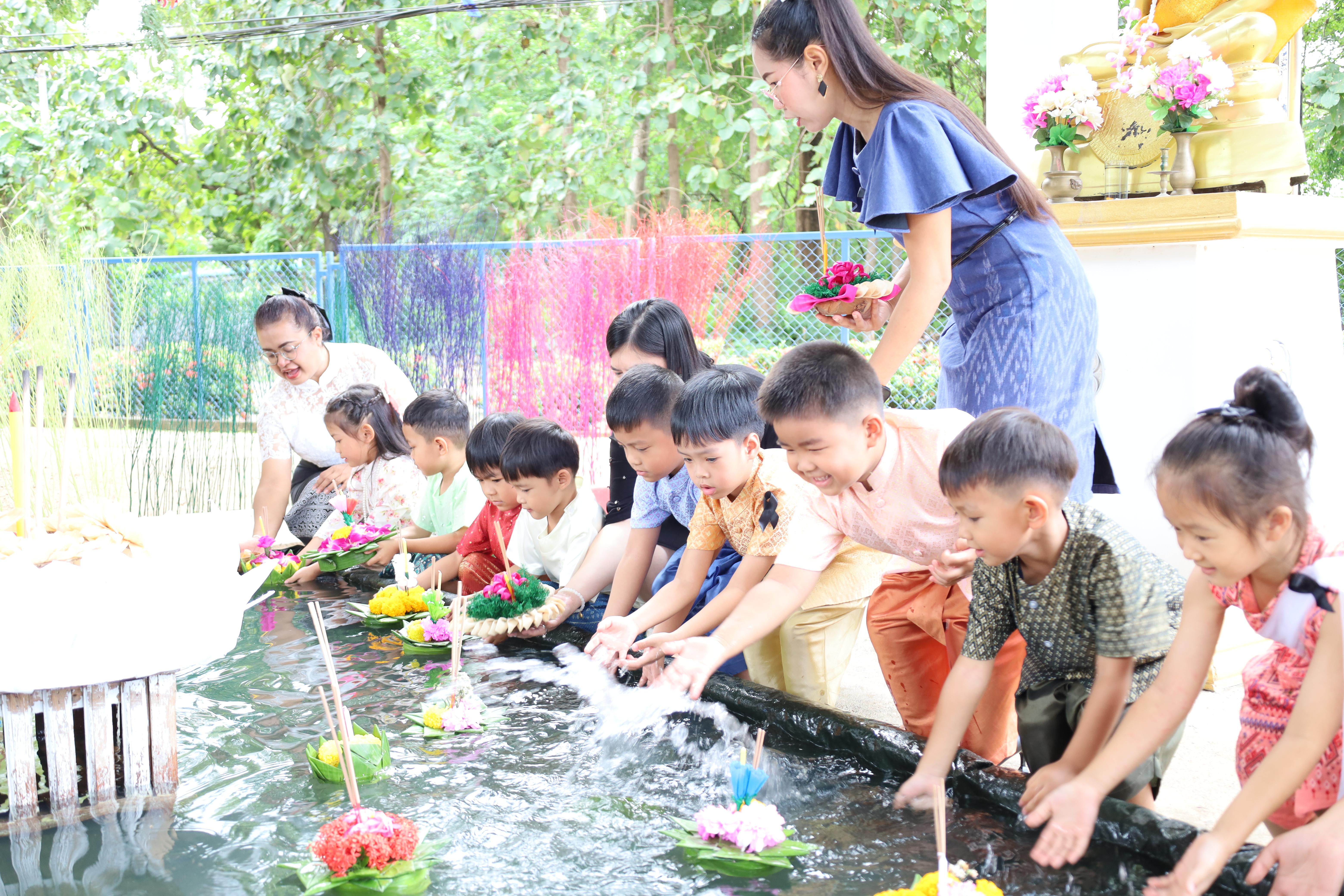 240. กิจกรรมลอยกระทงโรงเรียนอนุบาลราชภัฏกำแพงเพชร ประจำปีการศึกษา 2568