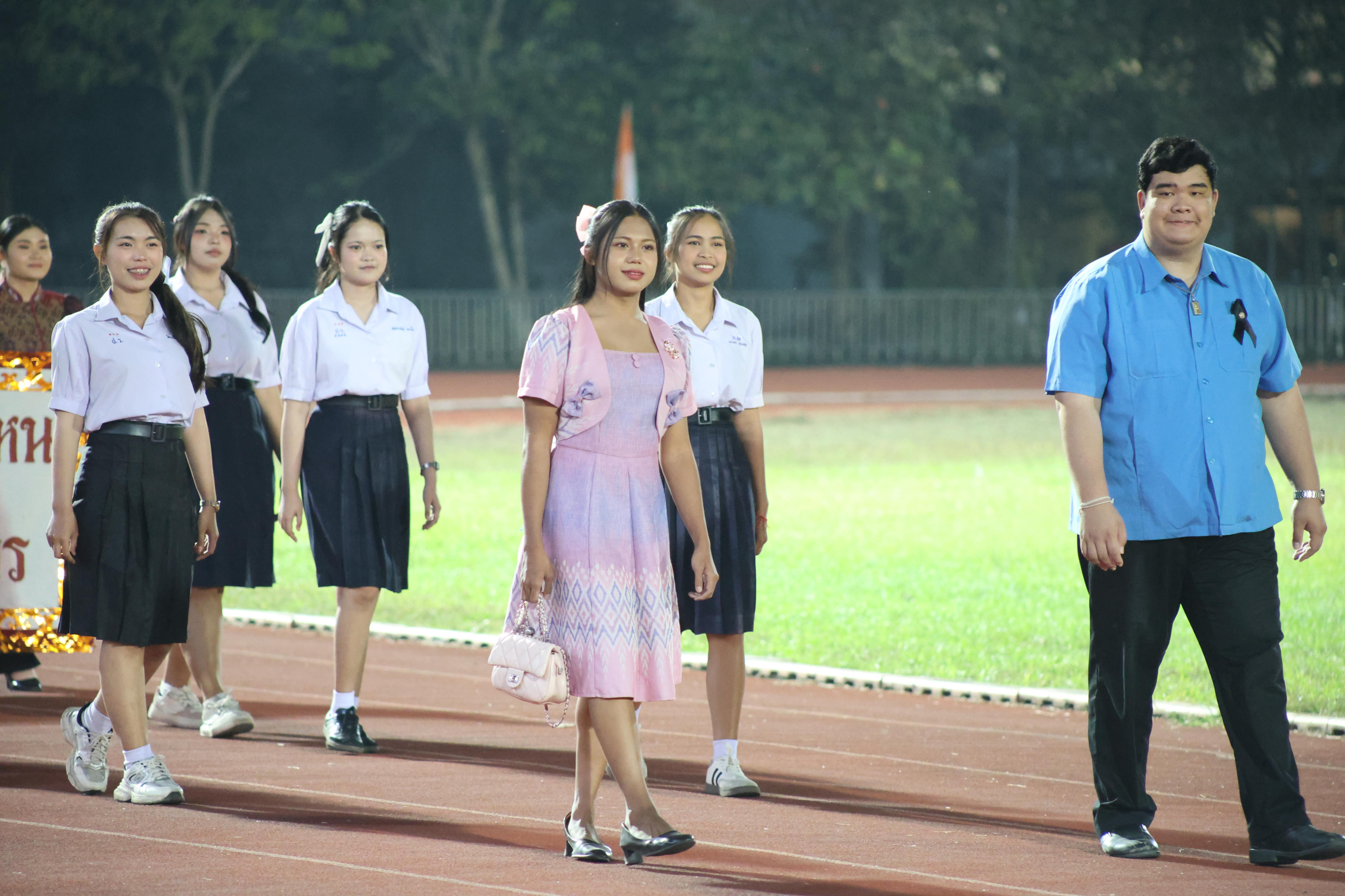 100. กีฬาปลาบึกเกมส์ University Identity of students Gen z