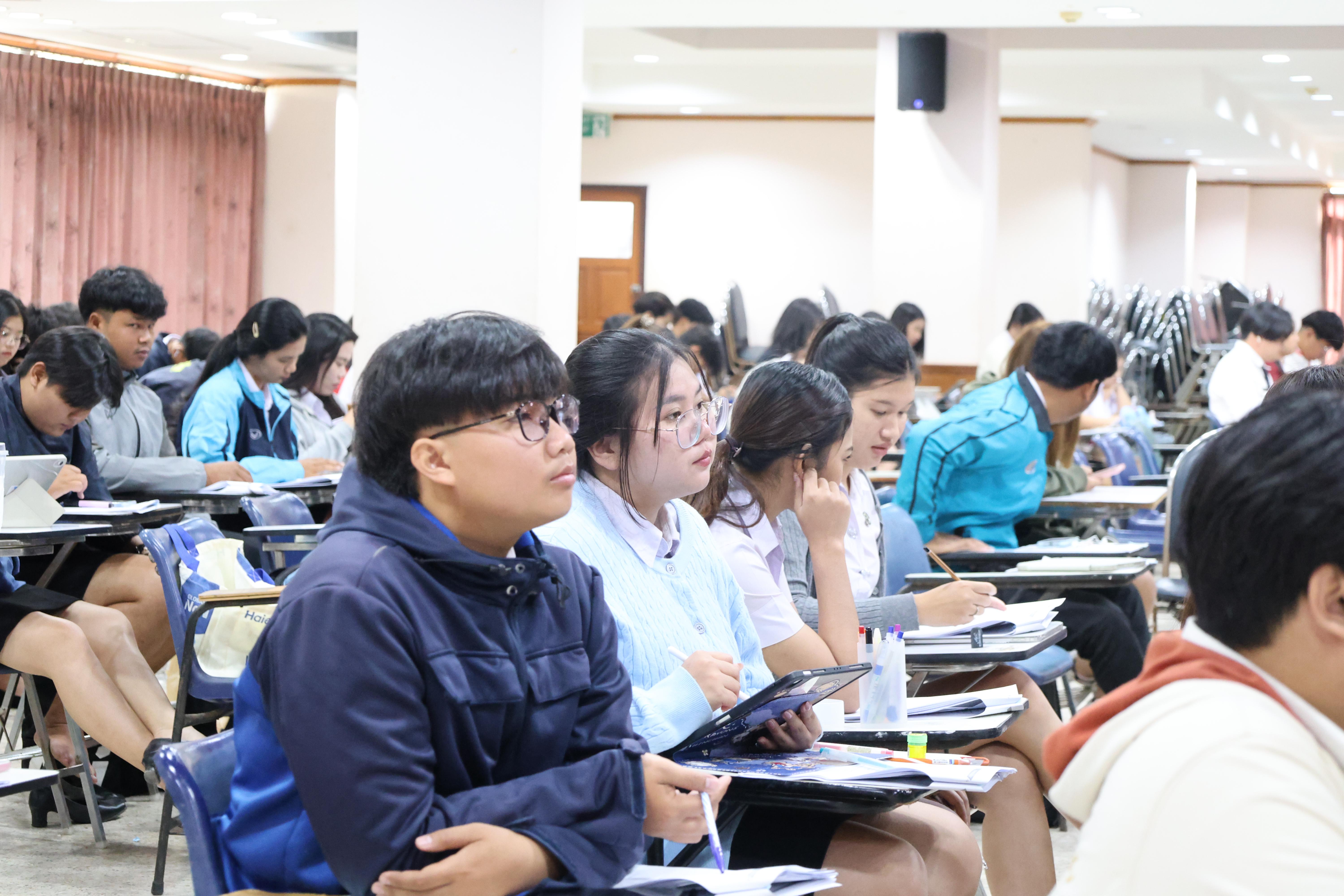 72. กิจกรรมอบรมสัมมนาเชิงปฏิบัติการพัฒนาทักษะนักศึกษาตามฐานสมรรถนะชั้นปีที่ 3 "ครูนักภาษา" วันที่สอง