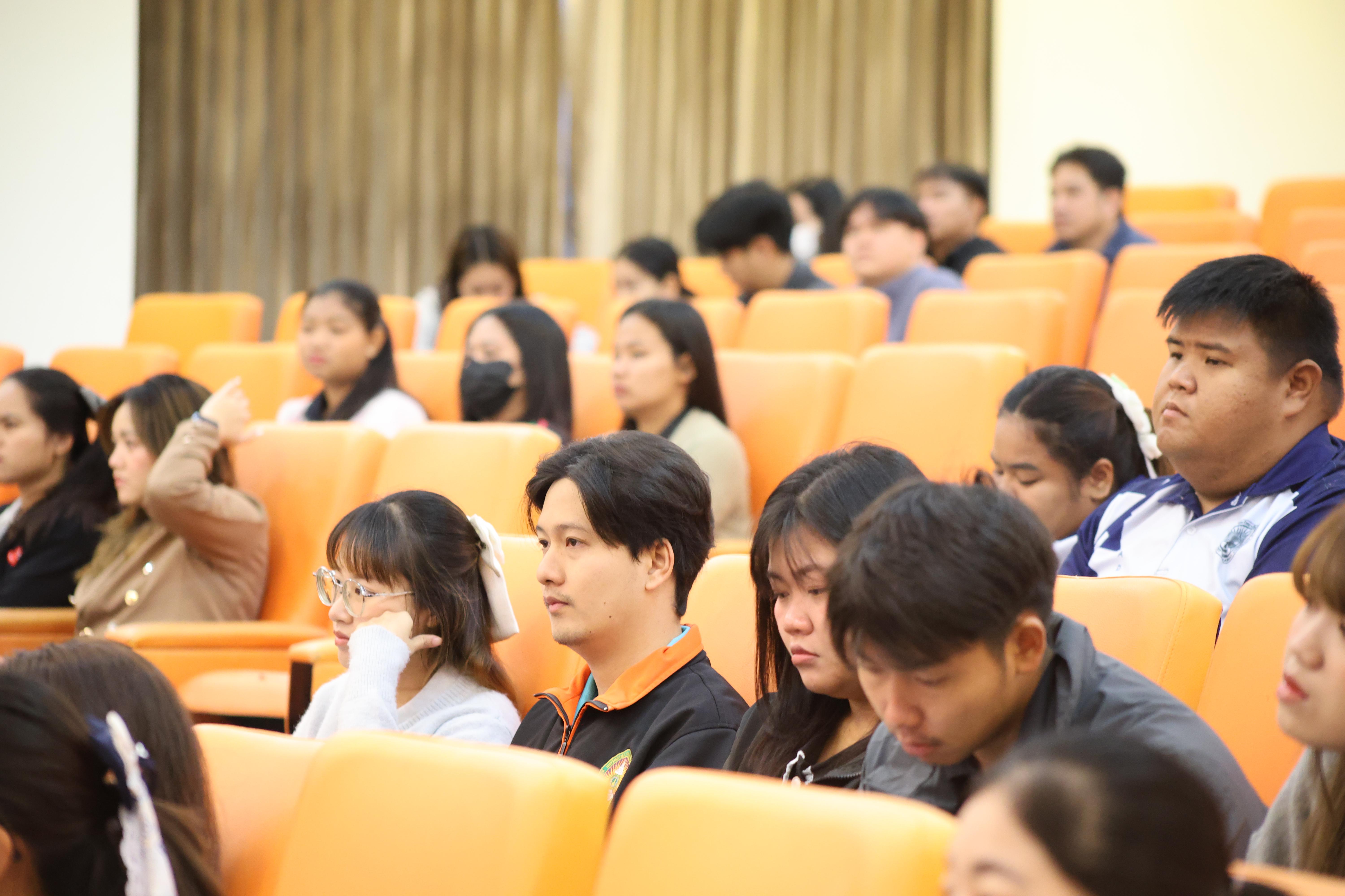 13. กิจกรรมปฐมนิเทศก่อนออกฝึกประสบการณ์วิชาชีพครู นักศึกษาหลักสูตรประกาศนียบัตรบัณฑิต สาขาวิชาชีพครู ประจำปีการศึกษา 2568