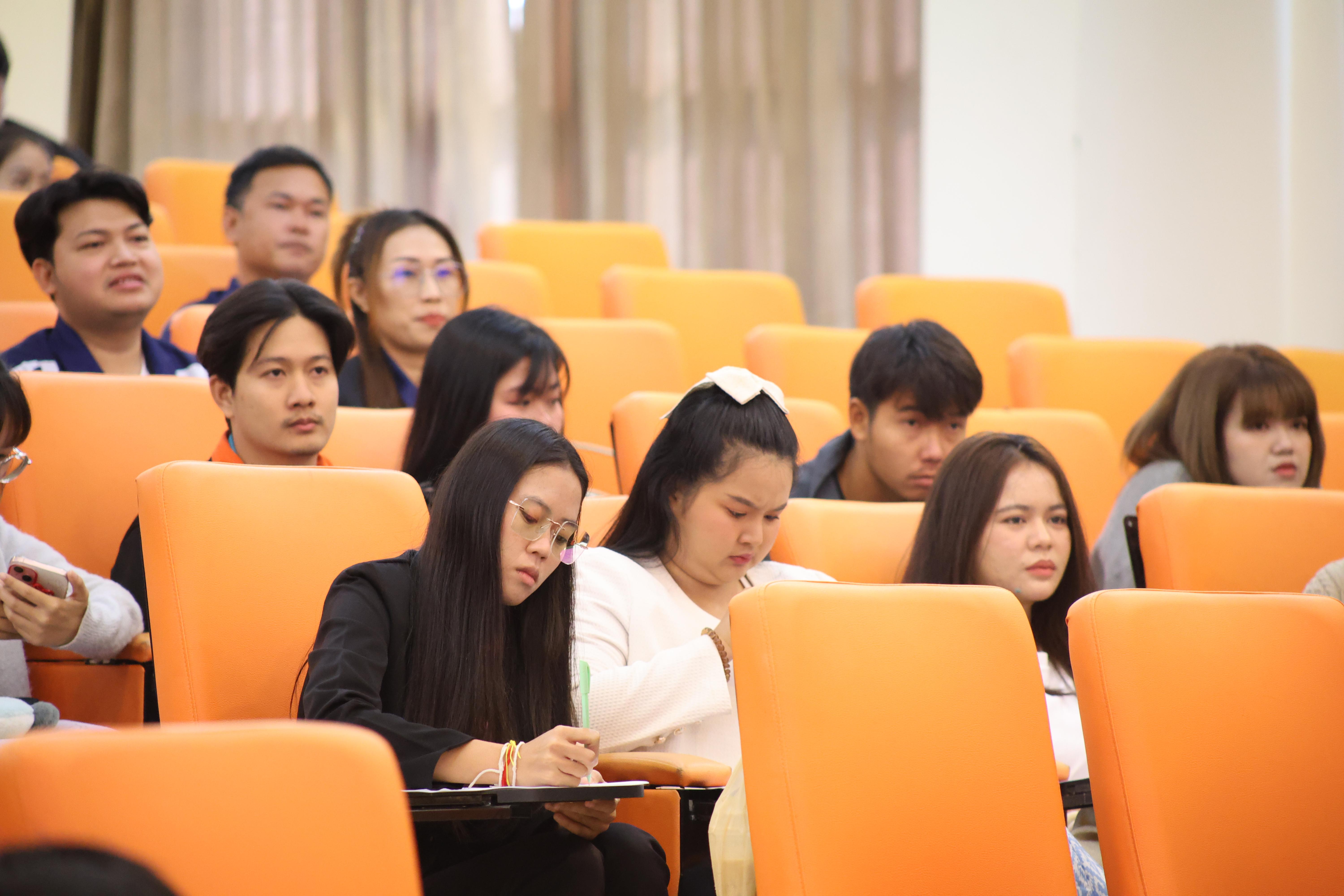 31. กิจกรรมปฐมนิเทศก่อนออกฝึกประสบการณ์วิชาชีพครู นักศึกษาหลักสูตรประกาศนียบัตรบัณฑิต สาขาวิชาชีพครู ประจำปีการศึกษา 2568