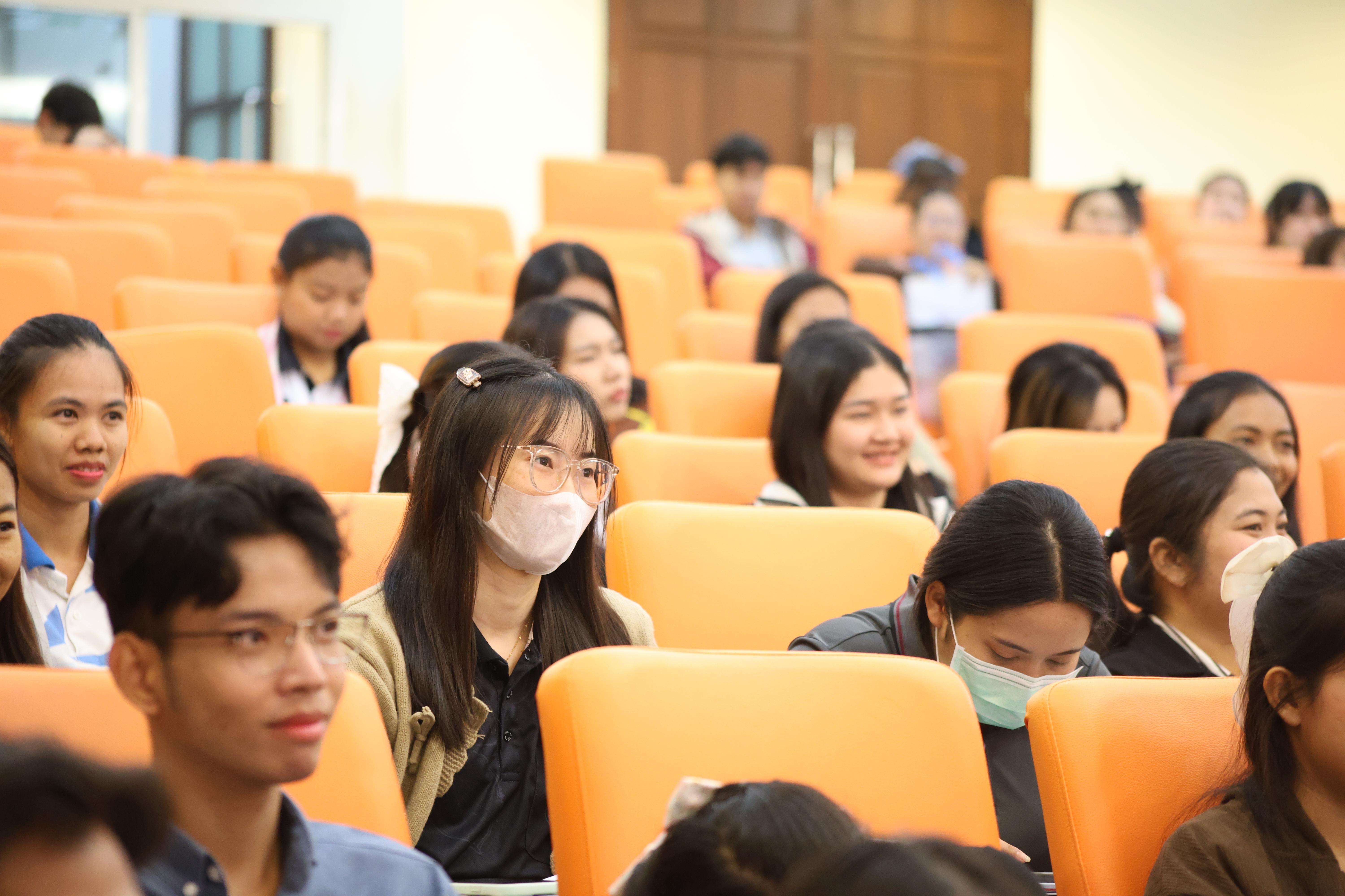 40. กิจกรรมปฐมนิเทศก่อนออกฝึกประสบการณ์วิชาชีพครู นักศึกษาหลักสูตรประกาศนียบัตรบัณฑิต สาขาวิชาชีพครู ประจำปีการศึกษา 2568