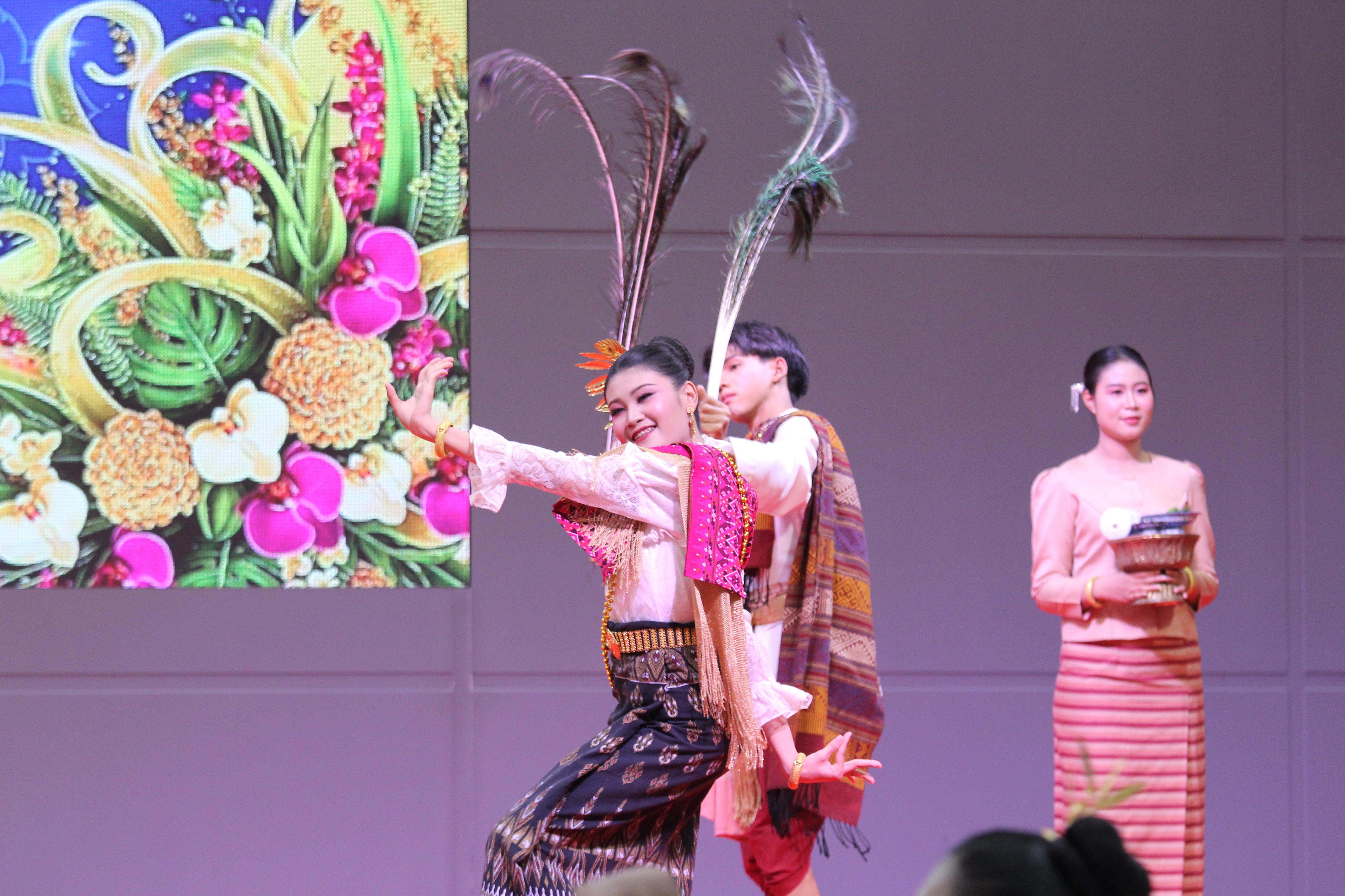 185. พิธีเปิดการแข่งขันทักษะวิชาการวิชาชีพครูและส่งเสริมศิลปวัฒนธรรม ครั้งที่13 มหาวิทยาลัยราชภัฏภาคเหนือ 8 สถาบัน
