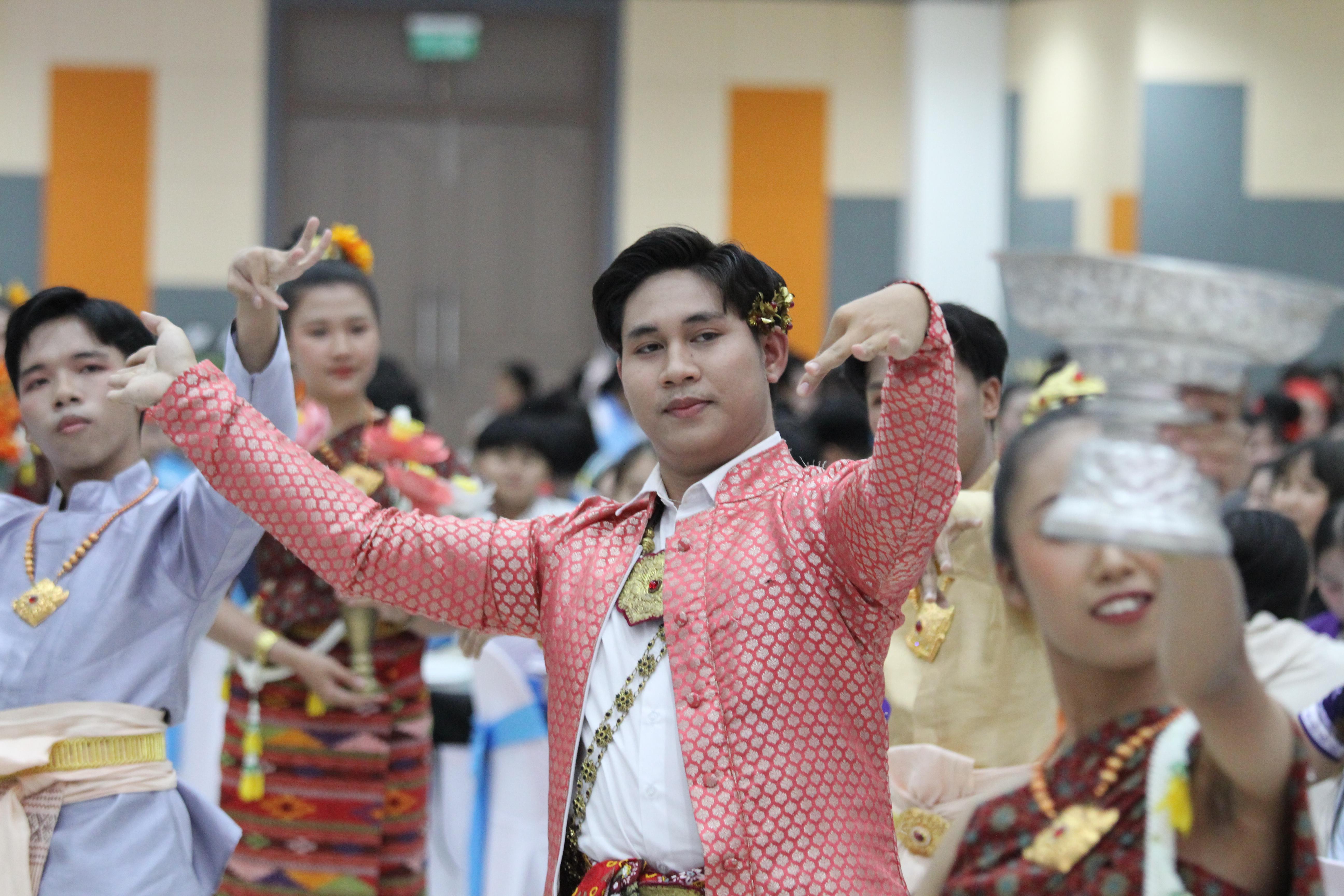 256. พิธีเปิดการแข่งขันทักษะวิชาการวิชาชีพครูและส่งเสริมศิลปวัฒนธรรม ครั้งที่13 มหาวิทยาลัยราชภัฏภาคเหนือ 8 สถาบัน