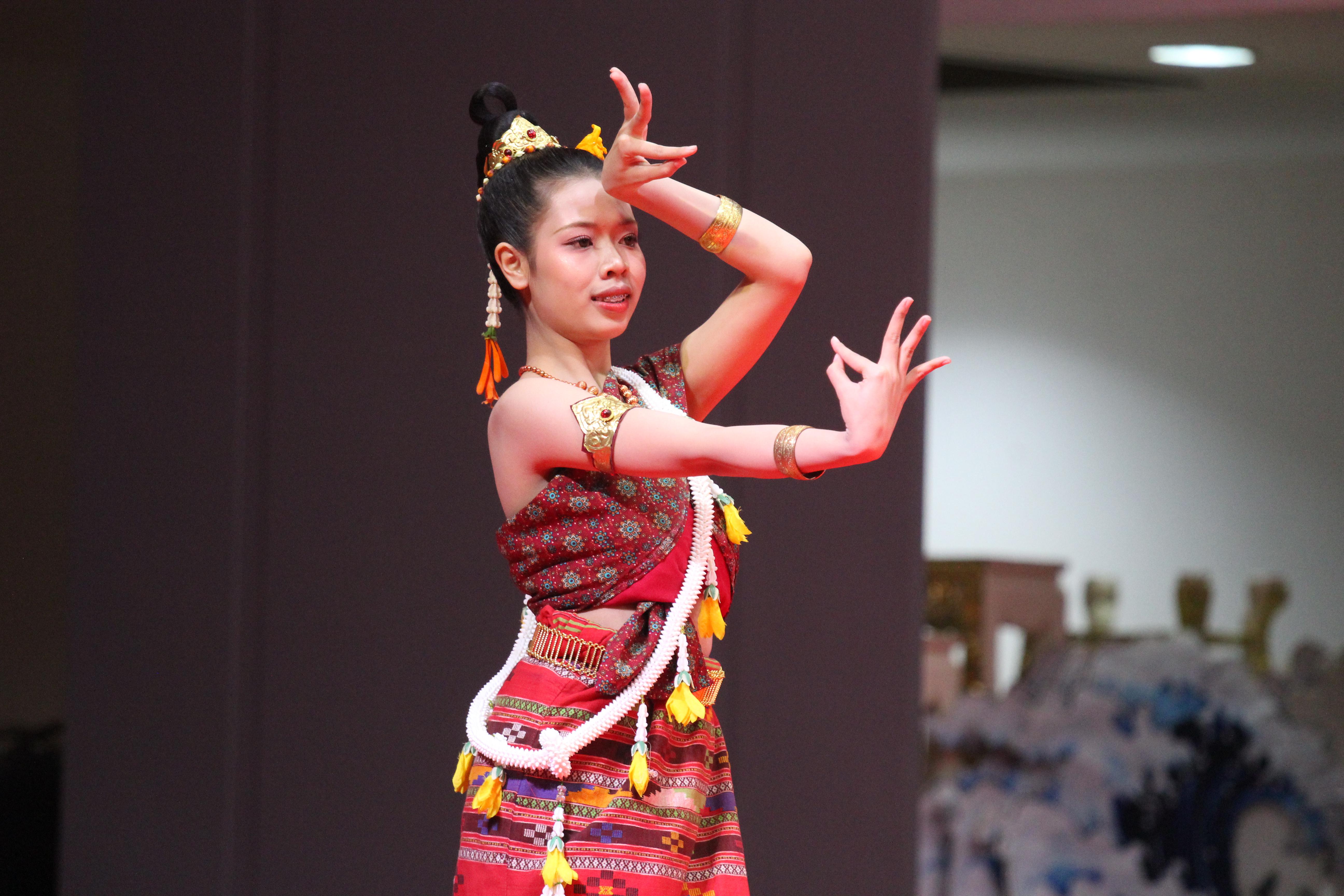 300. พิธีเปิดการแข่งขันทักษะวิชาการวิชาชีพครูและส่งเสริมศิลปวัฒนธรรม ครั้งที่13 มหาวิทยาลัยราชภัฏภาคเหนือ 8 สถาบัน