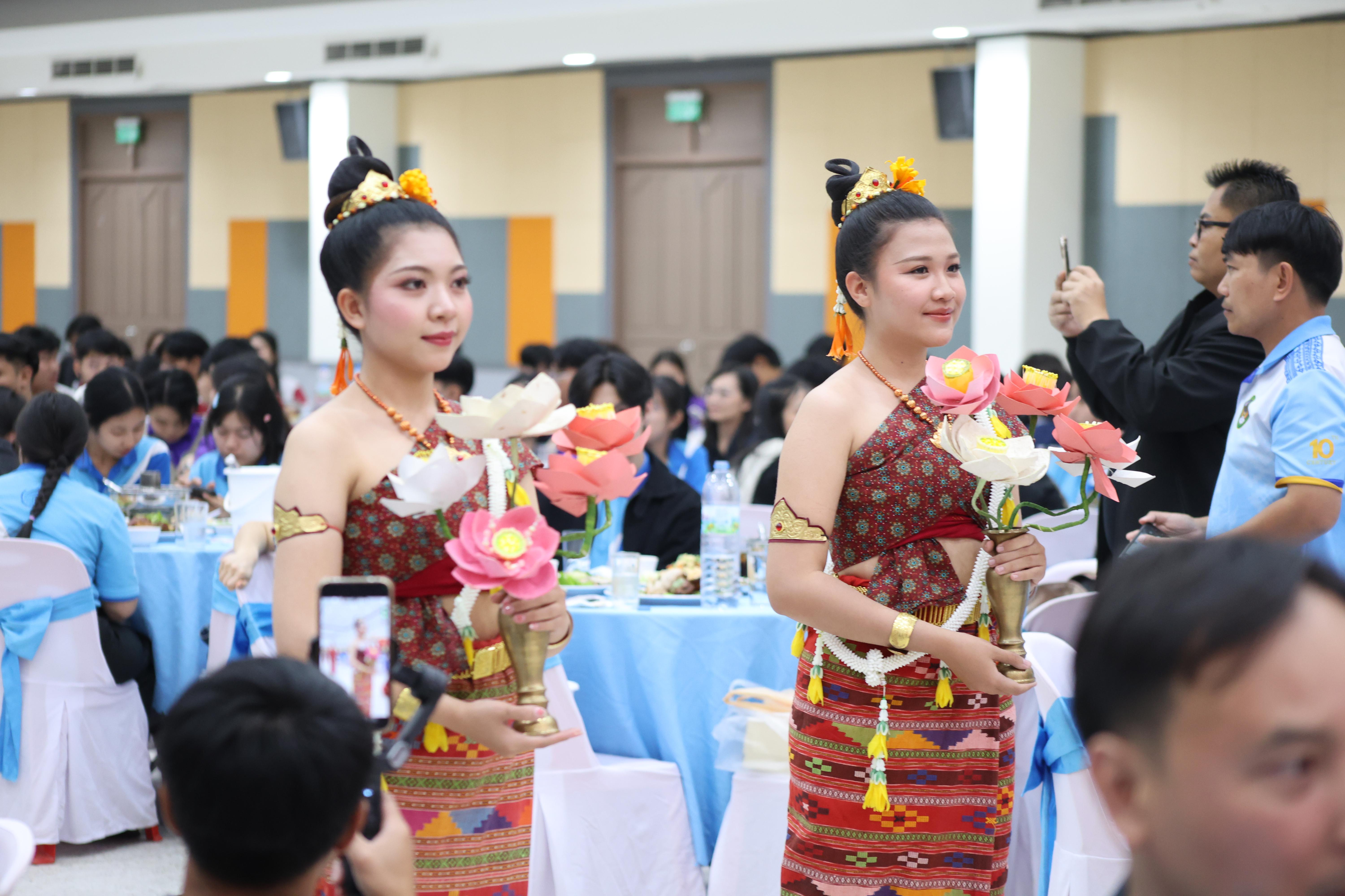 318. พิธีเปิดการแข่งขันทักษะวิชาการวิชาชีพครูและส่งเสริมศิลปวัฒนธรรม ครั้งที่13 มหาวิทยาลัยราชภัฏภาคเหนือ 8 สถาบัน