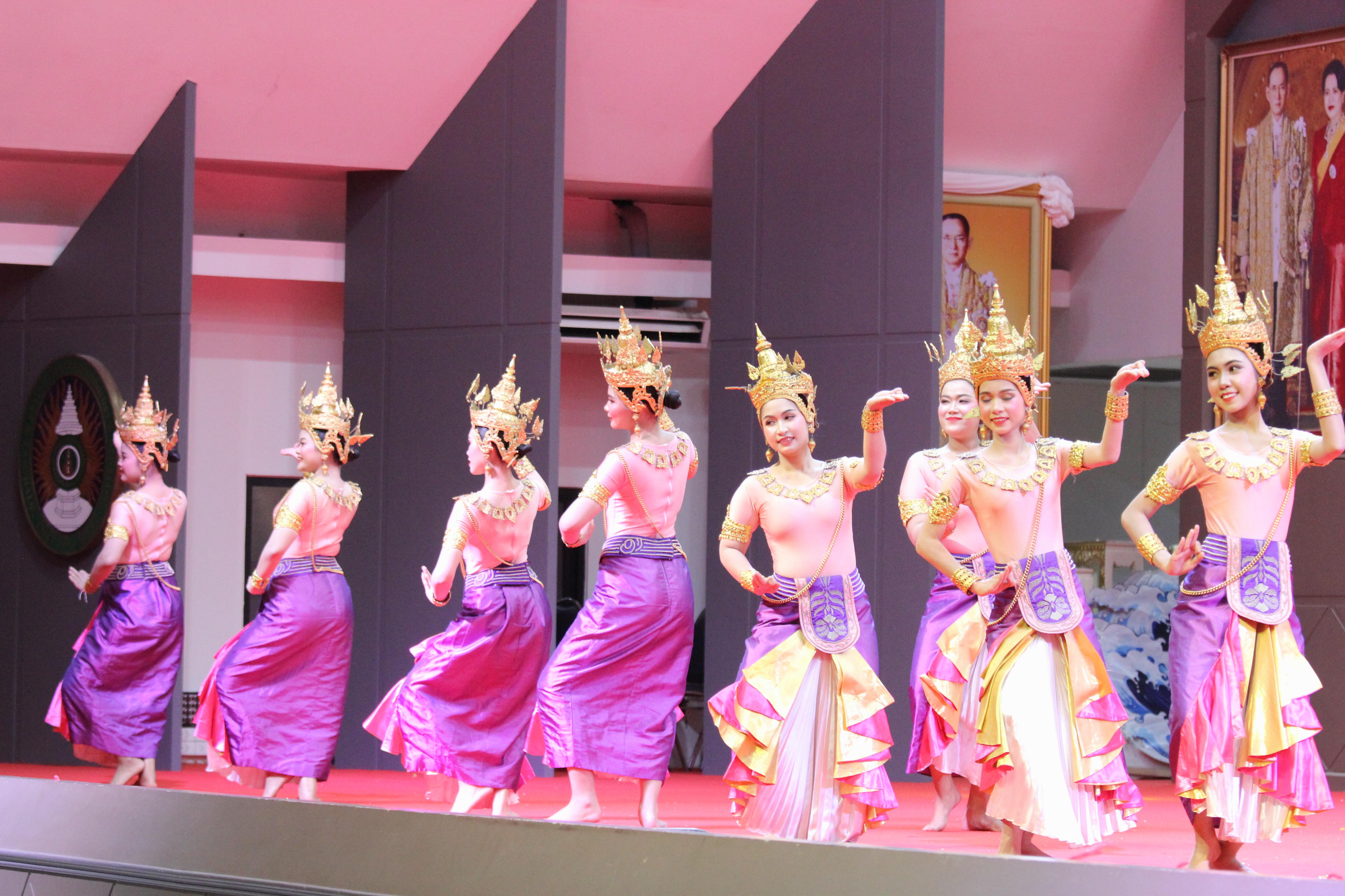 327. พิธีเปิดการแข่งขันทักษะวิชาการวิชาชีพครูและส่งเสริมศิลปวัฒนธรรม ครั้งที่13 มหาวิทยาลัยราชภัฏภาคเหนือ 8 สถาบัน