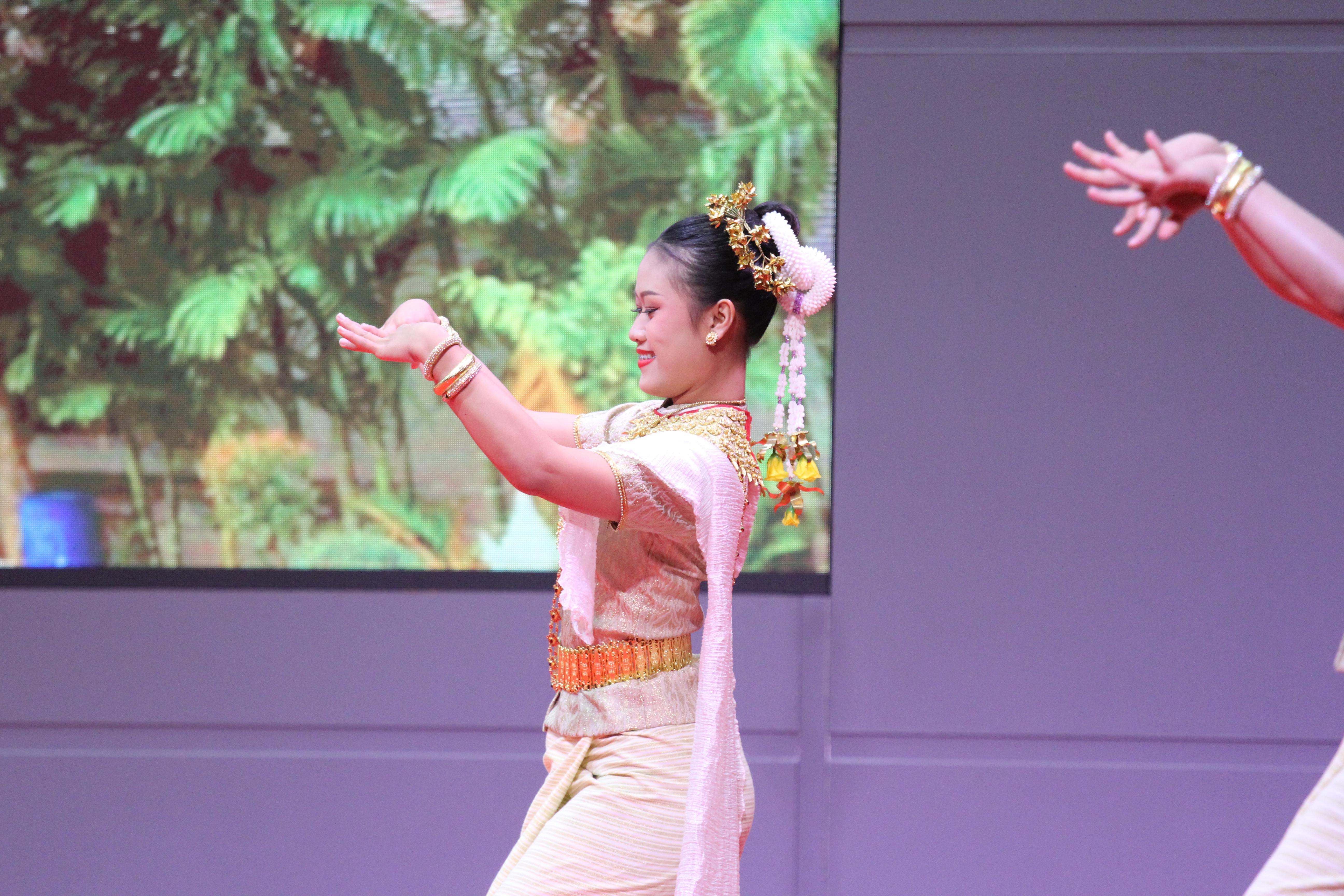 345. พิธีเปิดการแข่งขันทักษะวิชาการวิชาชีพครูและส่งเสริมศิลปวัฒนธรรม ครั้งที่13 มหาวิทยาลัยราชภัฏภาคเหนือ 8 สถาบัน