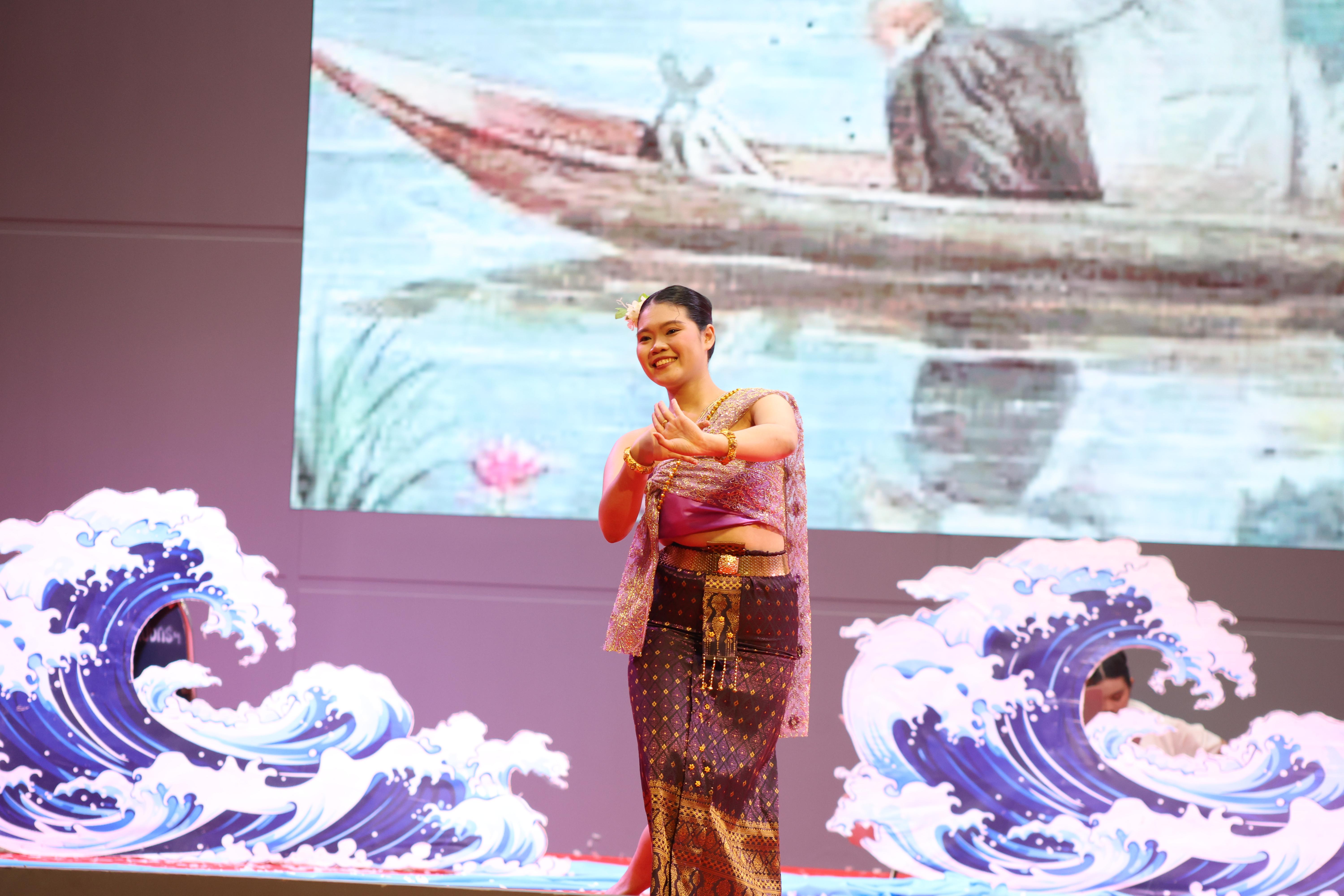 399. พิธีเปิดการแข่งขันทักษะวิชาการวิชาชีพครูและส่งเสริมศิลปวัฒนธรรม ครั้งที่13 มหาวิทยาลัยราชภัฏภาคเหนือ 8 สถาบัน
