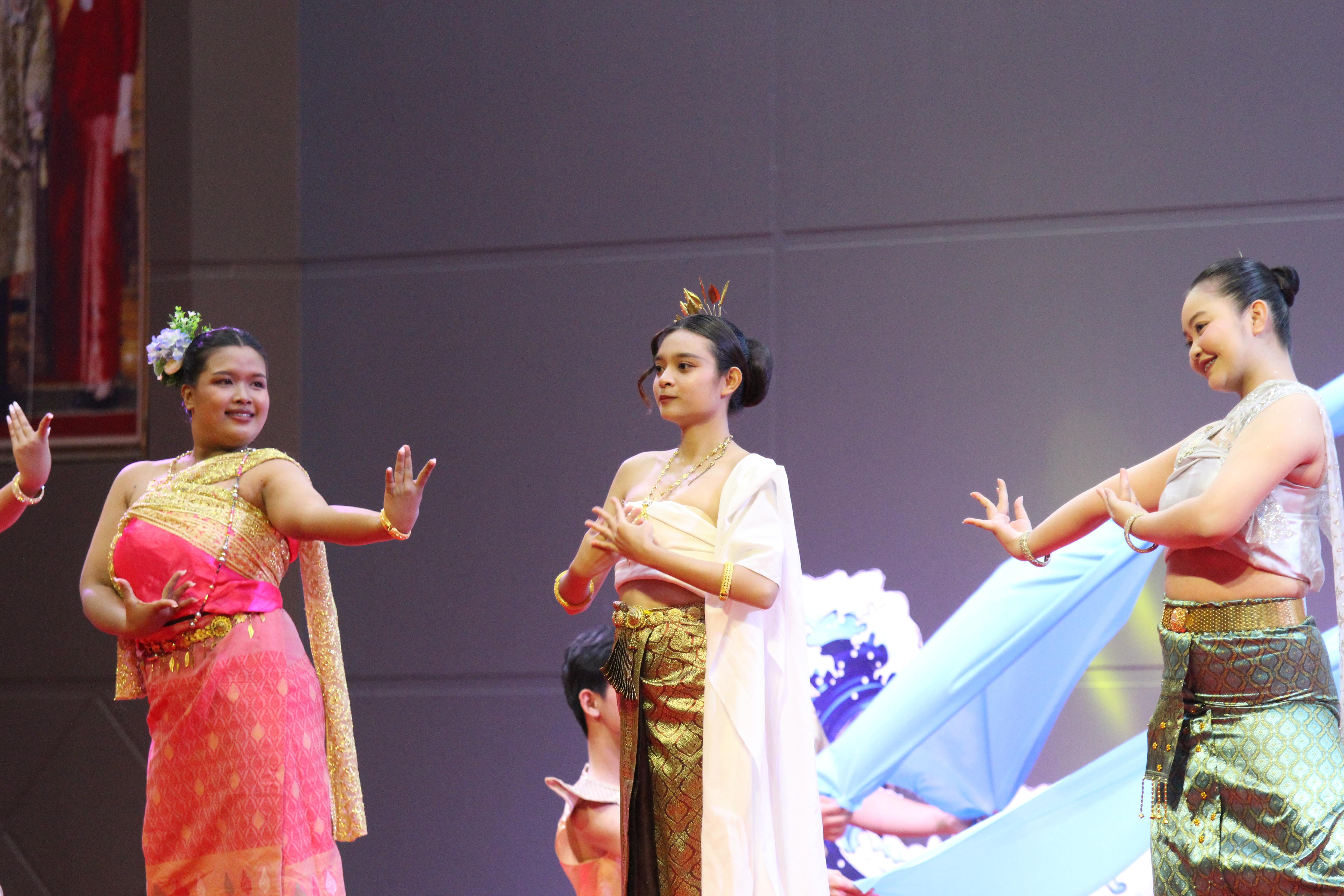 405. พิธีเปิดการแข่งขันทักษะวิชาการวิชาชีพครูและส่งเสริมศิลปวัฒนธรรม ครั้งที่13 มหาวิทยาลัยราชภัฏภาคเหนือ 8 สถาบัน