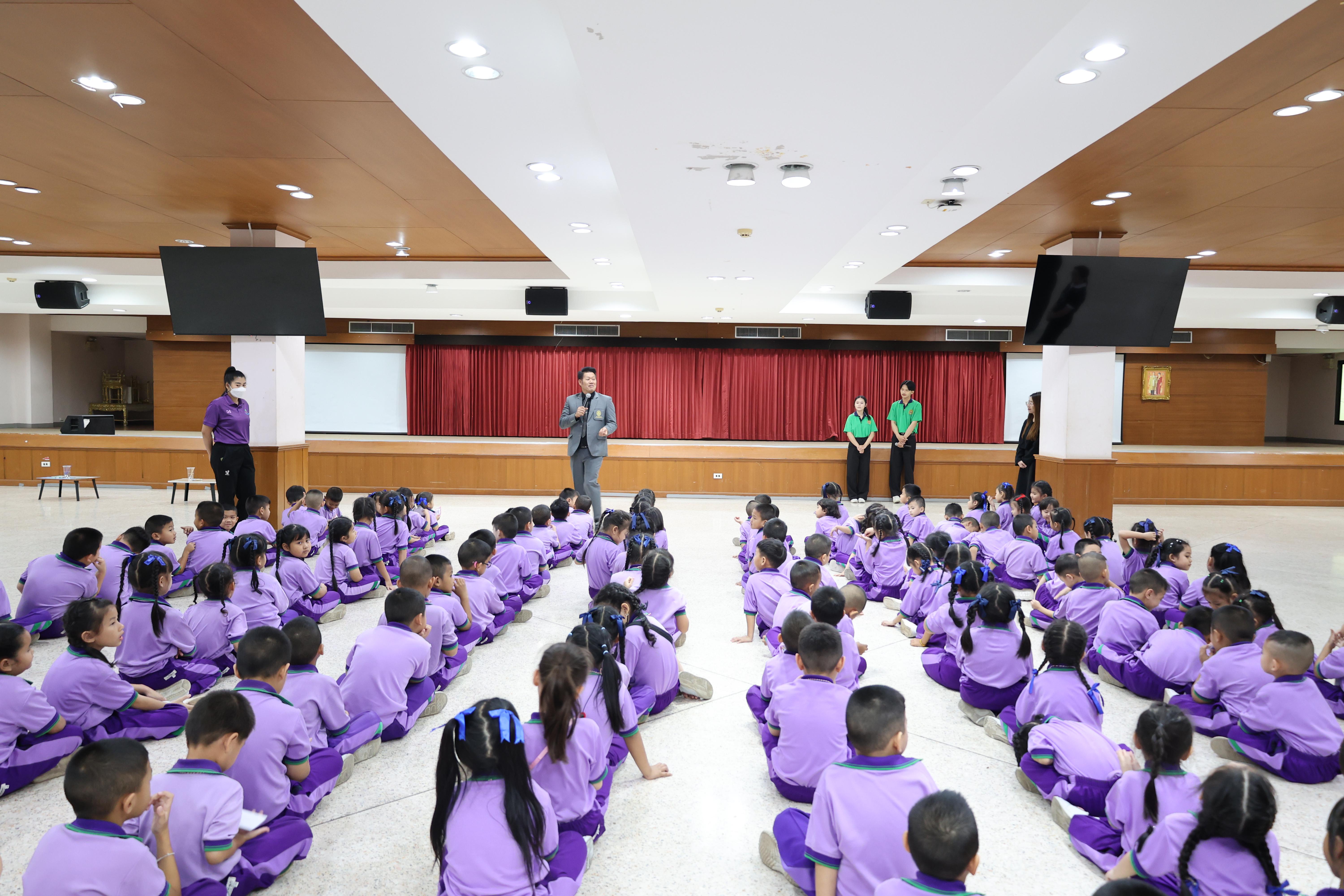 5. กิจกรรมบริการวิชาการ "โครงการสัญจรนักคิดสู่กระบวนการคิดทางวิทยาศาสตร์" โรงเรียนสาธิต (วัดวังยาง)
