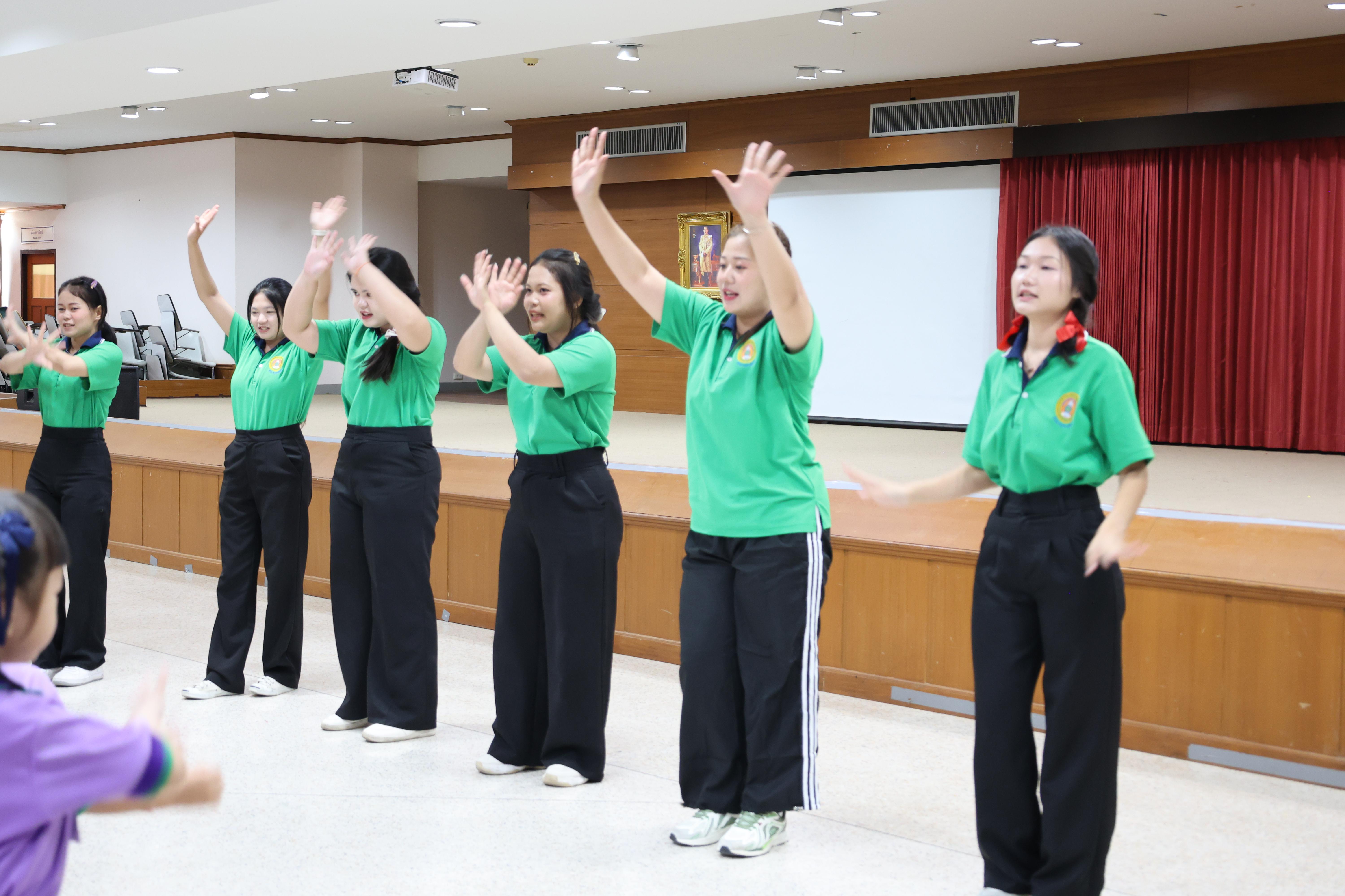40. กิจกรรมบริการวิชาการ "โครงการสัญจรนักคิดสู่กระบวนการคิดทางวิทยาศาสตร์" โรงเรียนสาธิต (วัดวังยาง)