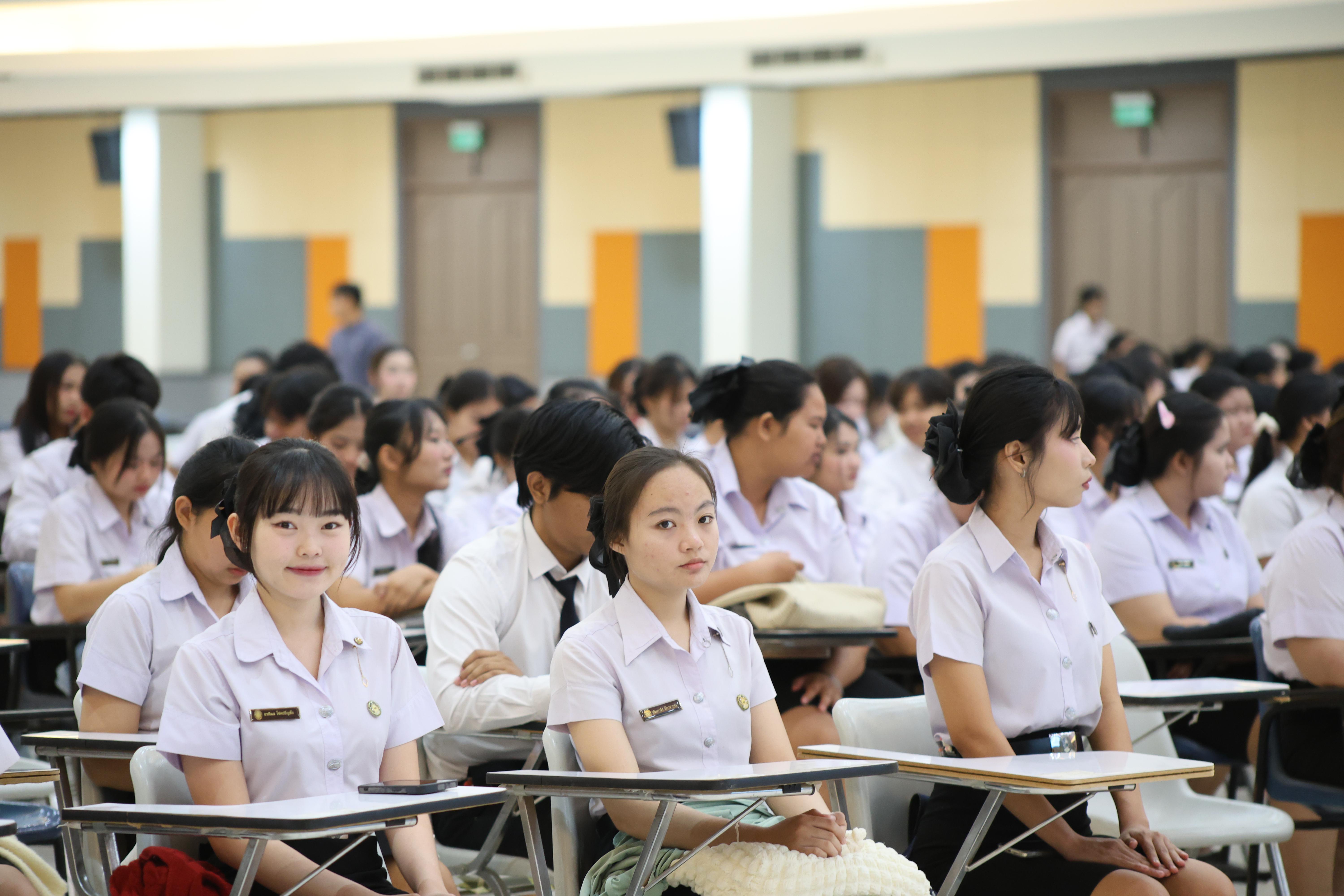 6. กิจกรรมปฐมนิเทศนักศึกษาก่อนออกฝึกประสบการณ์วิชาชีพครู ขั้นปฏิบัติการสอนในสถานศึกษา 2