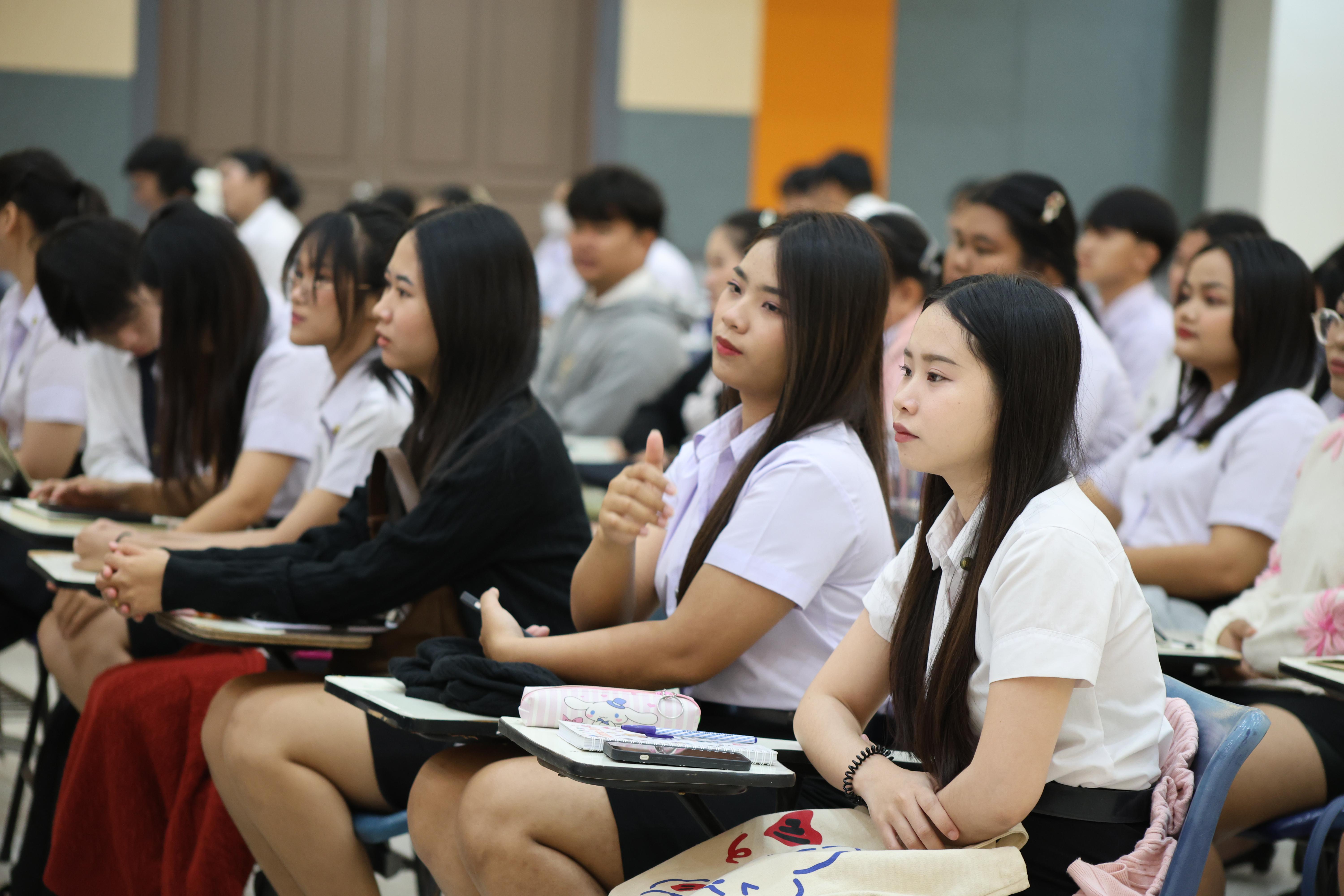 36. กิจกรรมติวสอบบรรจุครูผู้ช่วย ด้านทักษะภาษาอังกฤษ