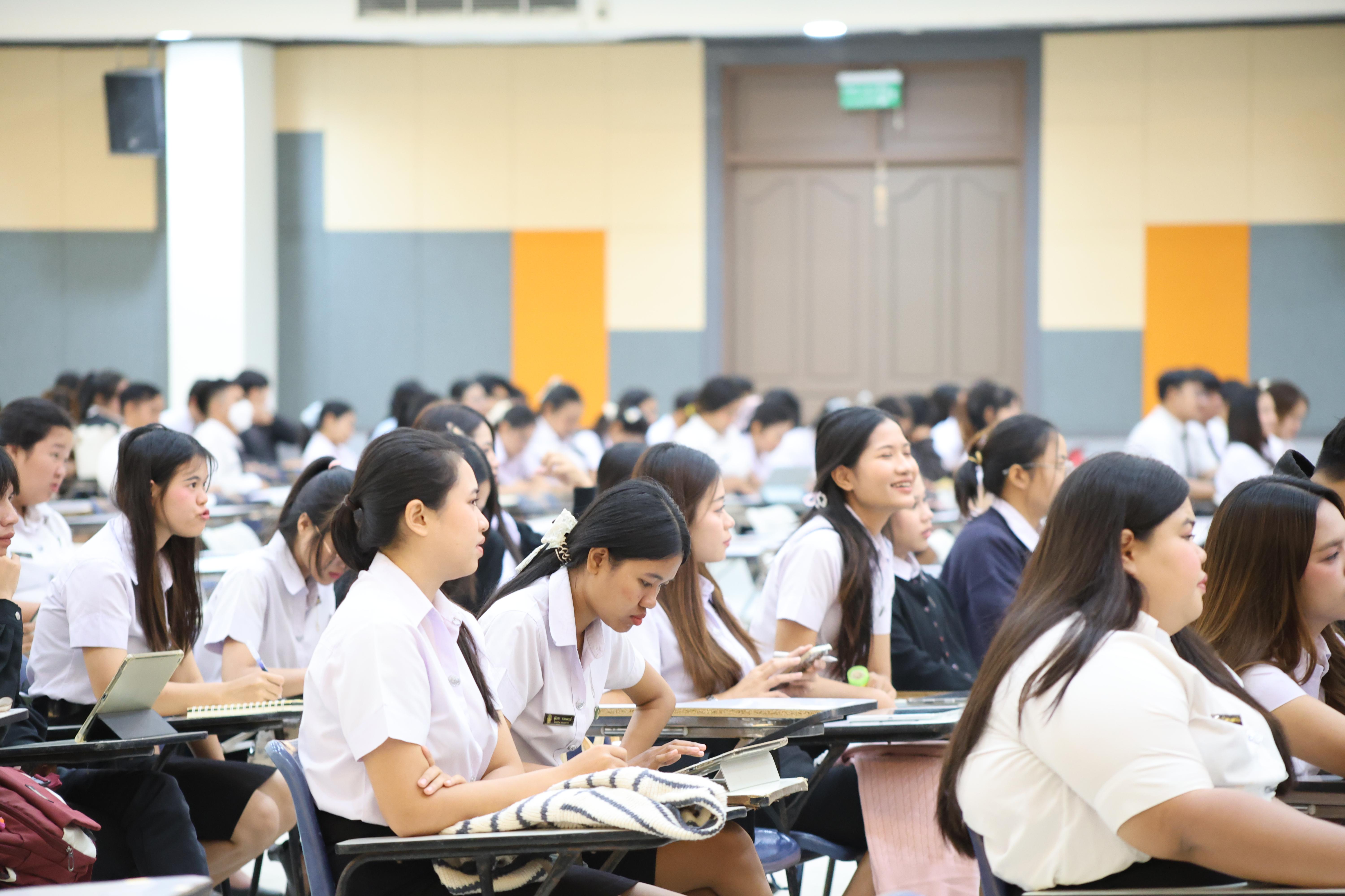 92. กิจกรรมติวสอบบรรจุครูผู้ช่วย ด้านทักษะภาษาอังกฤษ