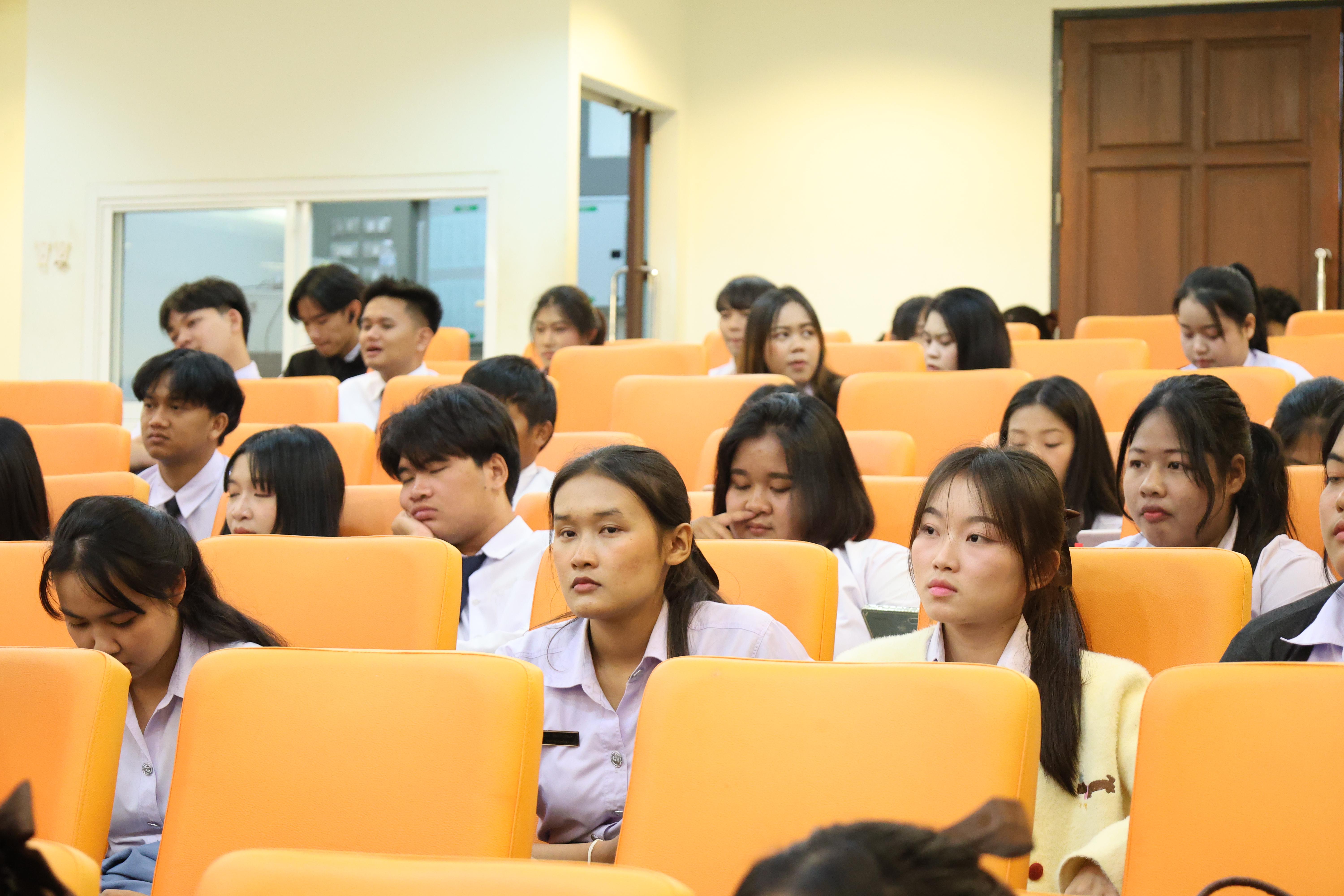 12. กิจกรรมอบรมคุณธรรมจริยธรรมสำหรับครูสังคมศึกษา