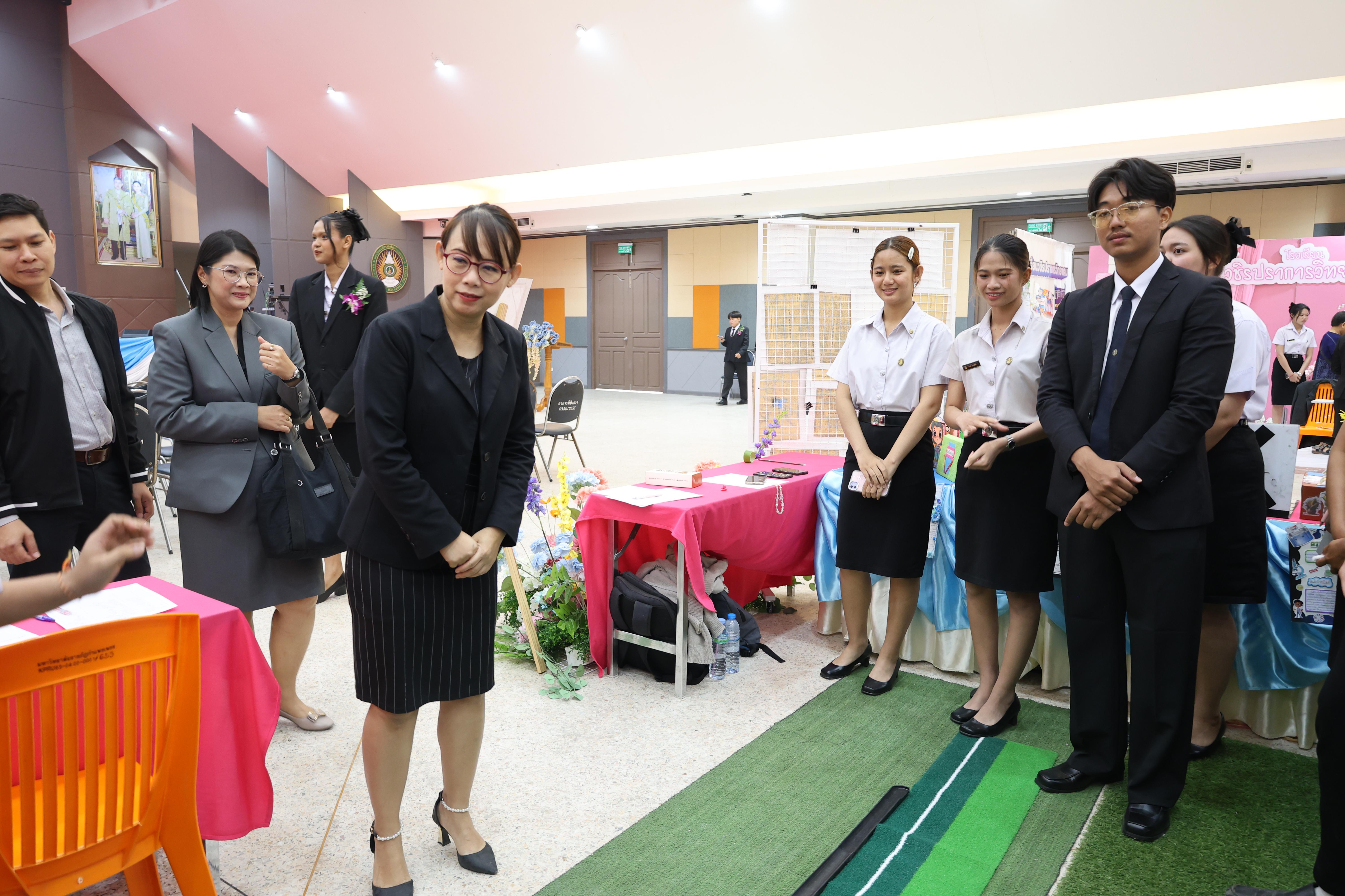 102. นิทรรศการแสดงผลงานนักศึกษาฝึกประสบการณ์วิชาชีพครู ปีการศึกษา2568