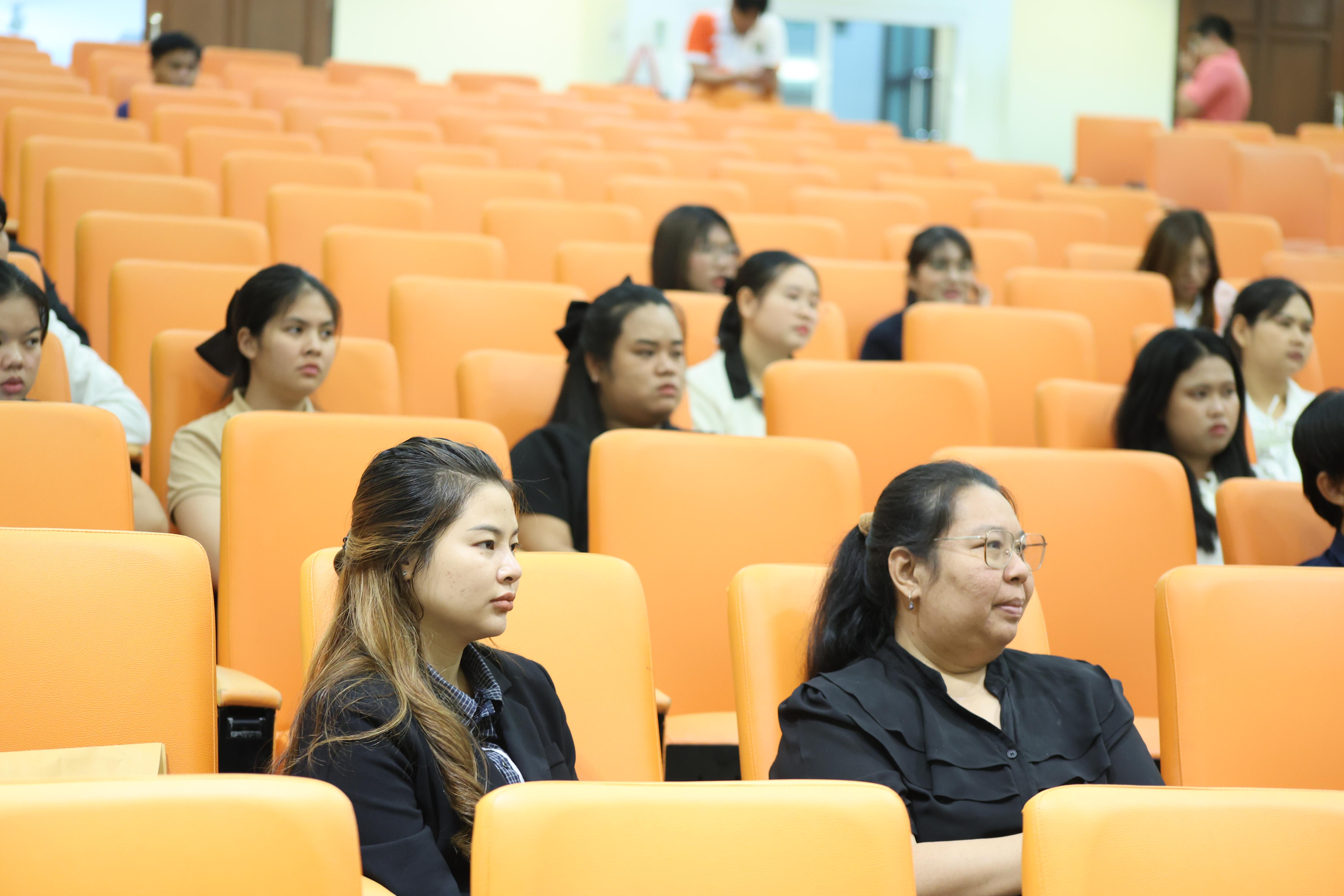28. การปฐมนิเทศนักศึกษาใหม่ หลักสูตรประกาศนียบัตรบัณฑิตสาขาวิชาชีพครู ประจำปีการศึกษา2569