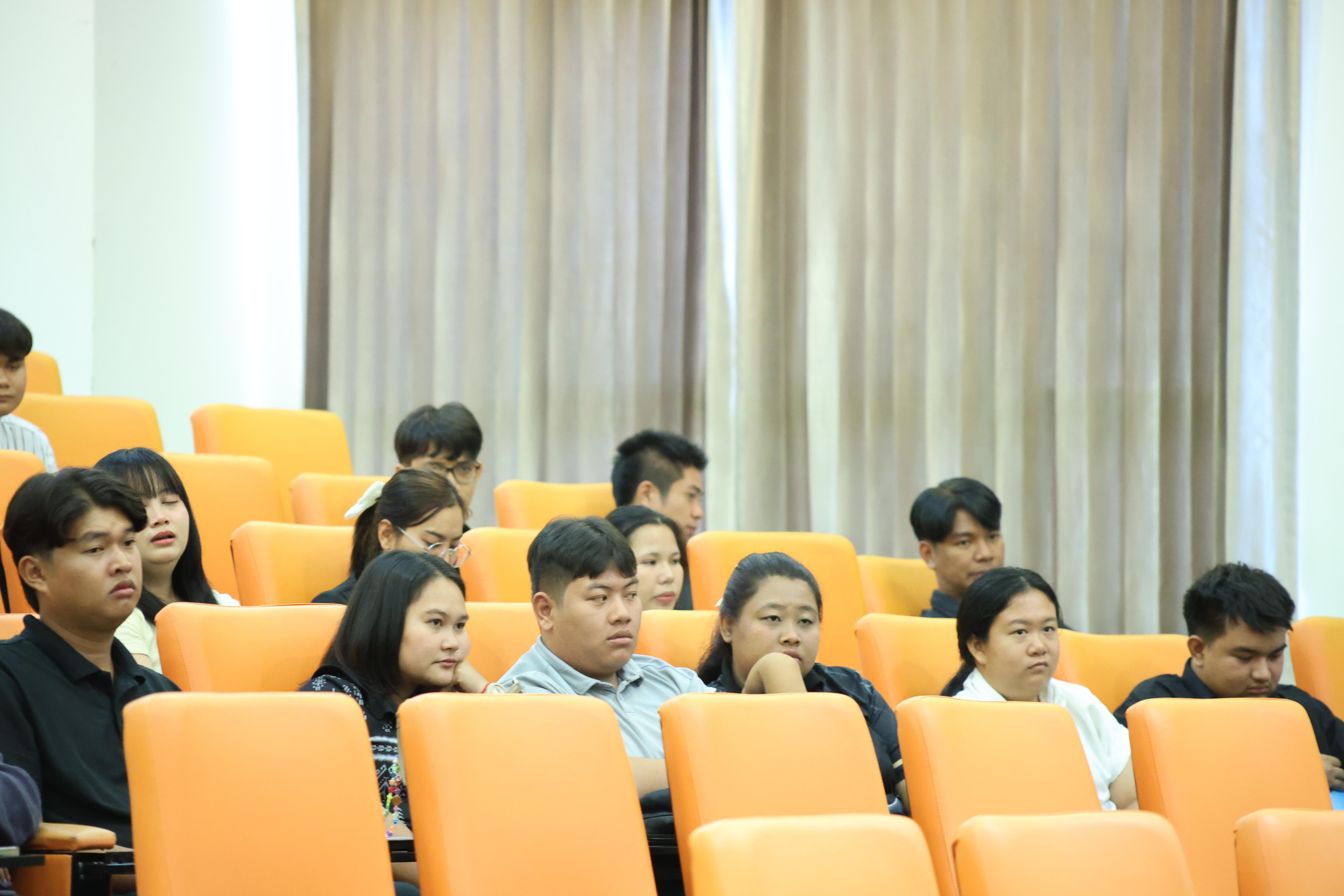 31. การปฐมนิเทศนักศึกษาใหม่ หลักสูตรประกาศนียบัตรบัณฑิตสาขาวิชาชีพครู ประจำปีการศึกษา2569