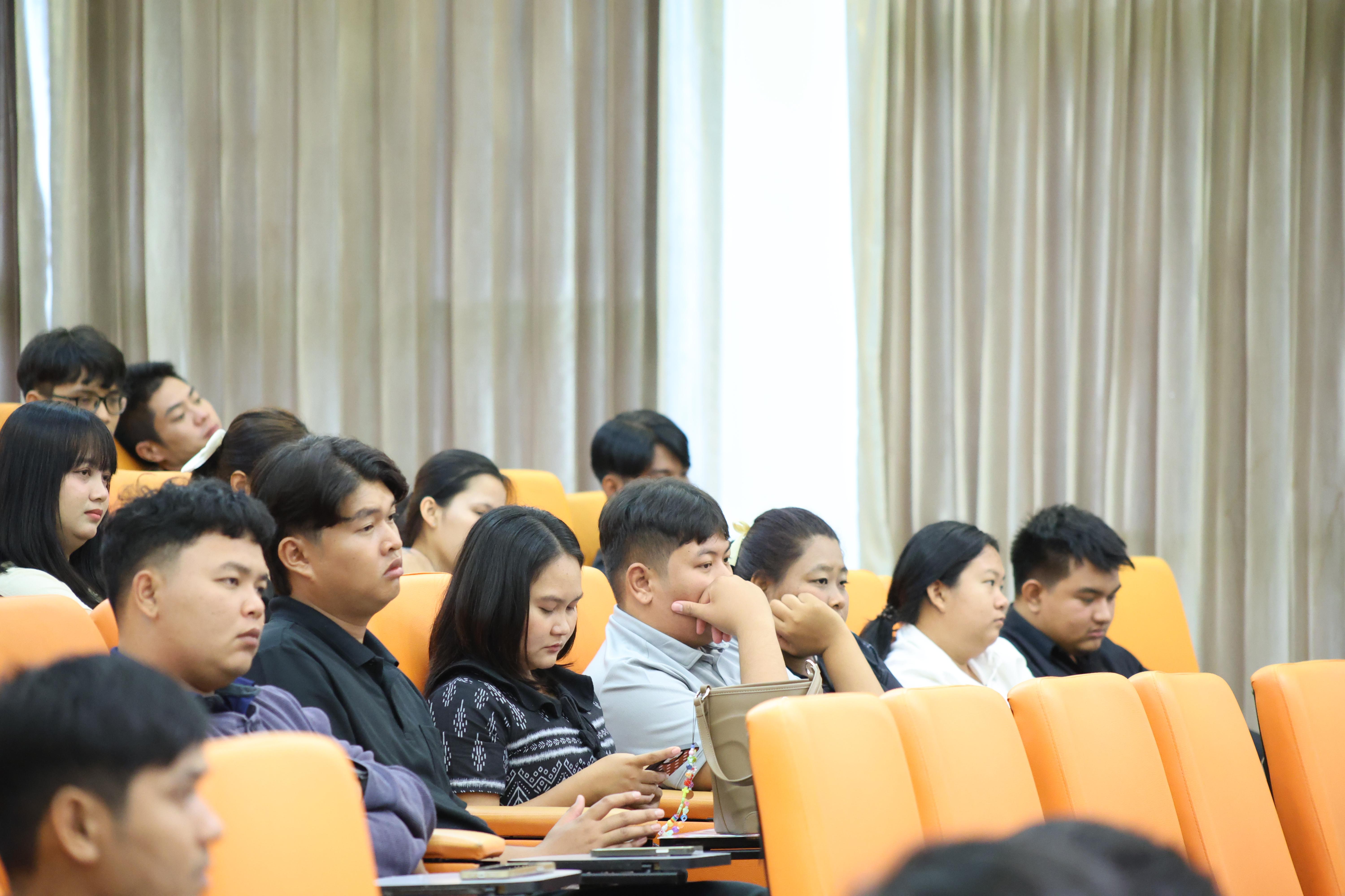 35. การปฐมนิเทศนักศึกษาใหม่ หลักสูตรประกาศนียบัตรบัณฑิตสาขาวิชาชีพครู ประจำปีการศึกษา2569